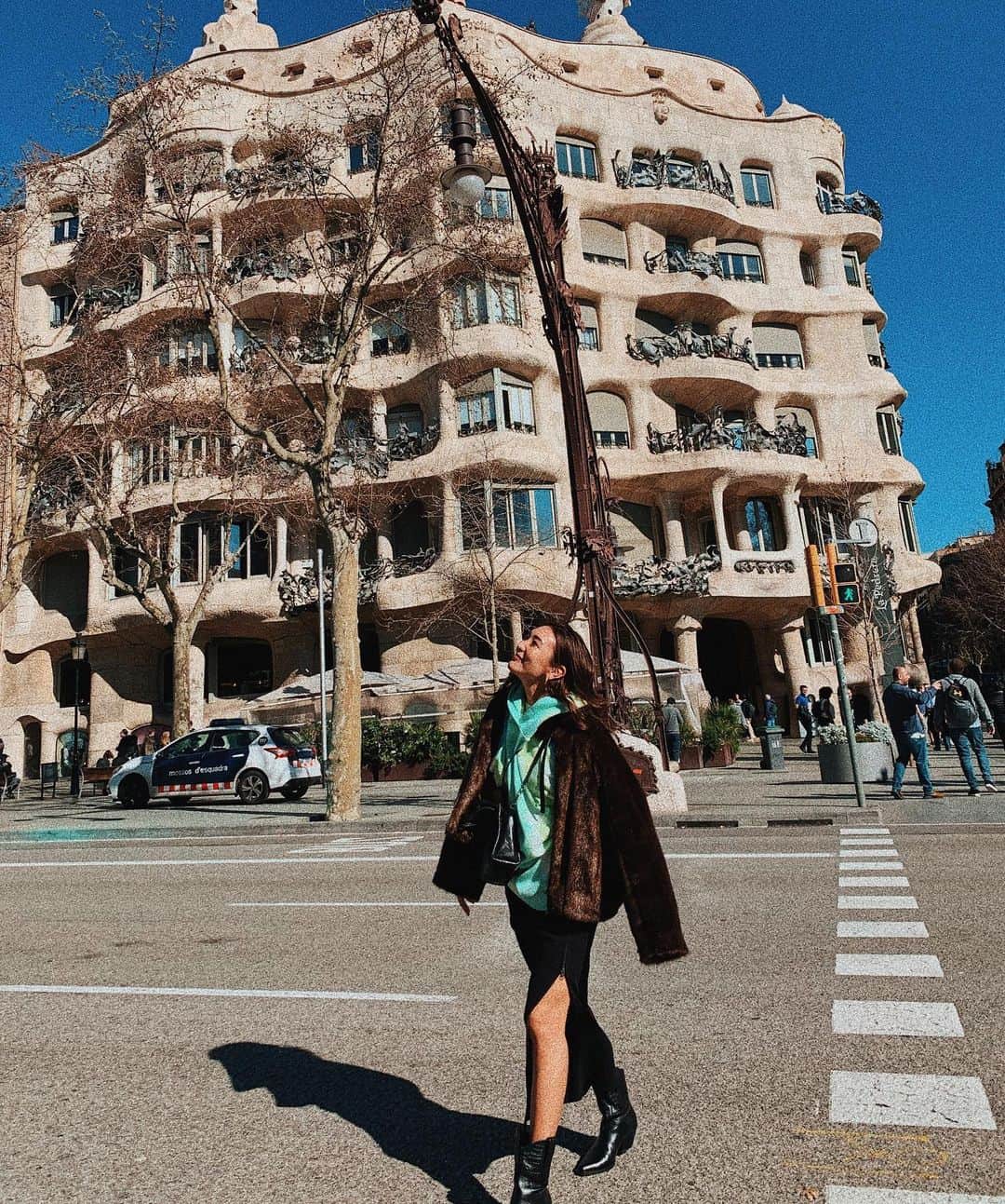 小竹麻美のインスタグラム：「はじめての #Barcelona 🇪🇸 ❤️ 街が狭くてどこでも近くて ご飯も美味しくって素敵な街🌼  #spain #casamila #gaudi  #バルセロナ」