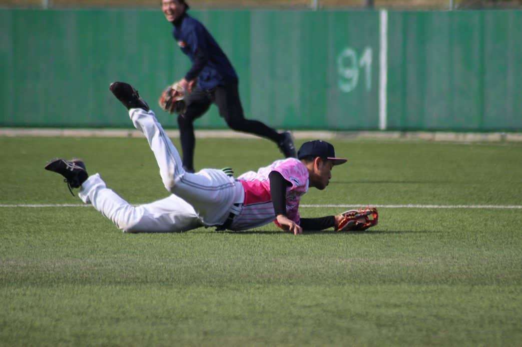 上杉あずささんのインスタグラム写真 - (上杉あずさInstagram)「. ポークス練習日🐷⚾️ #シートノック #セカンド #踏ん張れ #おへたっぴ #練習あるのみ #気持ちあるのみ #頑張ります . #baseball #team #weare #porks #training #practice #camp #day #secondbaseman #infielders #pitcher #fukuoka #hardbankporks」2月11日 21時15分 - azumacks