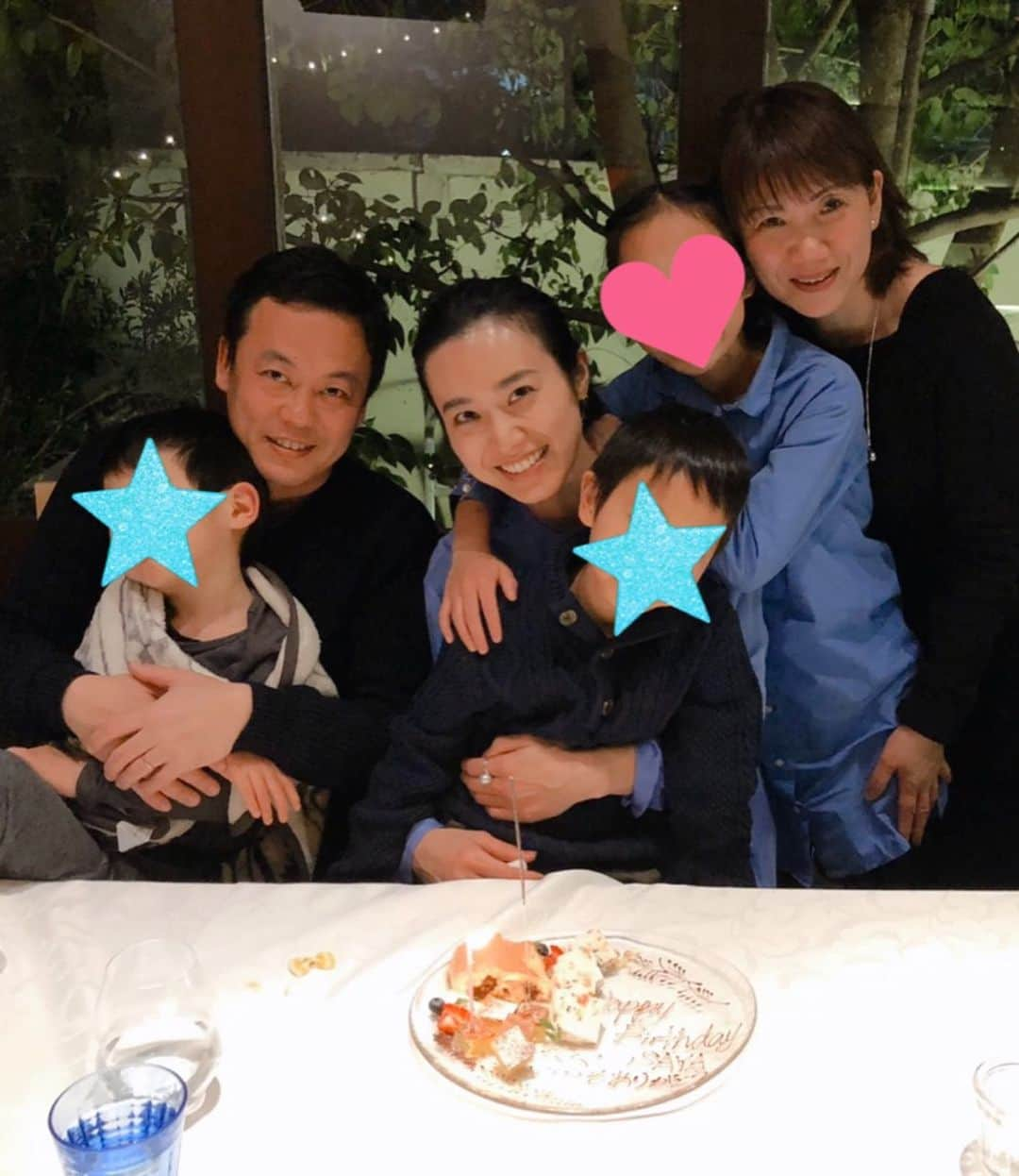 牧野紗弥さんのインスタグラム写真 - (牧野紗弥Instagram)「先日、誕生日を迎えました😊 午前中は娘とお友達のバレエを見に🩰 ピアスは @mariablackjp ❤️ 今期、パールピアスが気になっています♫ 母も名古屋から遊びに来てくれて、夜は家族にお祝いしてもらいました☺️ 一年、どんな年になるかな？？ みんな、いつもありがとう❤️❤️❤️ 写真5枚目→自分への誕生日プレゼントは @auralee_tokyo × @newbalancerunning_jp のスニーカーにしました😁😁😁」2月11日 21時36分 - makinosaya