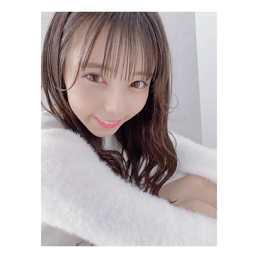 大森莉緒さんのインスタグラム写真 - (大森莉緒Instagram)「・ ・ 初！わたるマジックにかかってきました〜🎩✨ ・ ・ ‪自分の髪の毛に合う、シャンプーとトリートメントをしてもらって、髪の毛サラサラになったよ〜〜(˶ ̇ ̵ ̇˶ )‬ ・ ・ 嬉しい🥰🥰 ・ ・ #大森莉緒 #おーりお #おりおんず #美容院 #わたるマジック #波ウェーブ #シースルーぱっつん #シースルーバング #天使の羽バング #表参道 #hair #hairstyle #instagood #instapic #instaphoto #good #happy #cachecache #foryou #ootd」2月11日 21時43分 - rio.ohmori