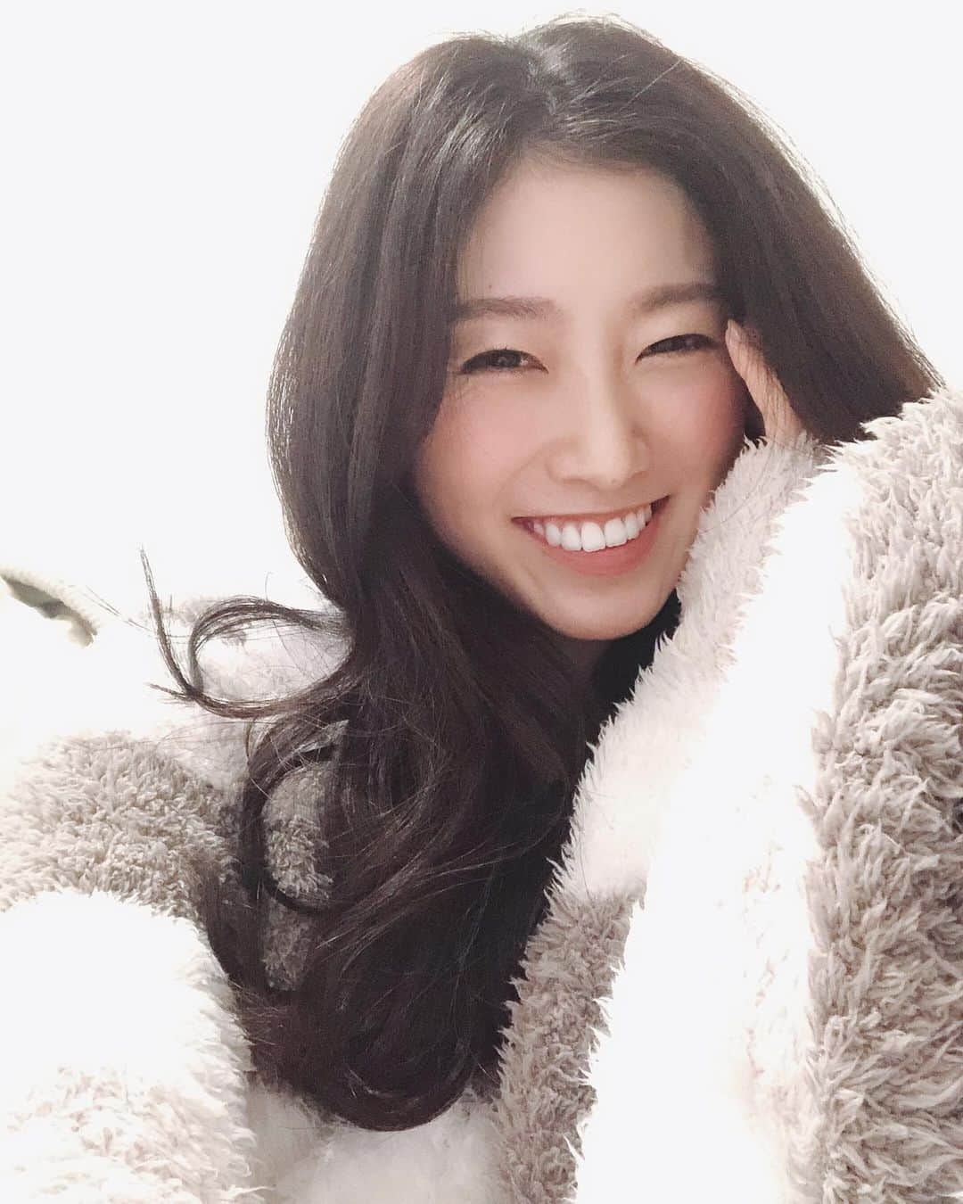 のインスタグラム：「. . 部屋着まで拘ったときには、もう。 テンション、上がるよね。 . #roomwear#myroom#自撮り#ジェラピケ#ジェラートピケ#部屋着#pajamas#ルームウェア#gelatopique . . roomwear/ @gelatopique_official . . #model#fashionmodel#모델#和装モデル#webモデル#フリーランス#freelance#福井千佳#chika_fukui#インフルエンサー#beauty#followme#style#おしゃれさんと繋がりたい#selfie#haircolor#picoftheday#japan#サロモ#handmadeaccessory#ハンドメイドアクセサリー」