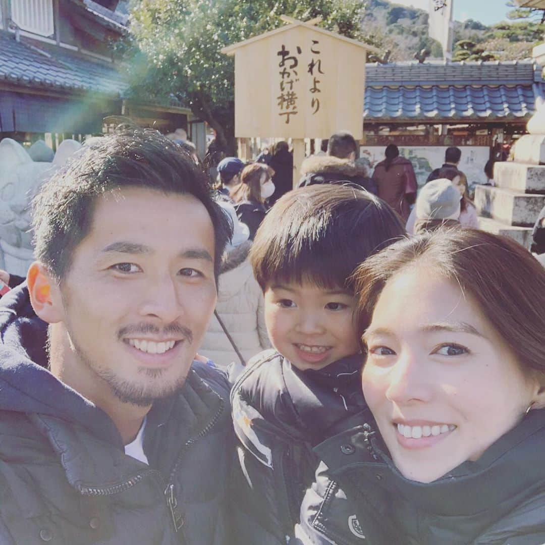 前田直輝さんのインスタグラム写真 - (前田直輝Instagram)「伊勢神宮　鳥羽旅行！ 最高にリフレッシュ！ キャンプの疲れも吹っ飛んだよ！ 明日は必勝祈願に、練習 そのあとキックオフパーティー！ ハードだけど頑張ろう！！！ #grampus #伊勢神宮#伊勢といえば #伊勢海老#を持たせてらったときの息子の顔よ笑 #旅館の服も似合うようになりました。 #鳥羽は水族館だよね！笑 #家族旅行」2月11日 21時52分 - naoki112738