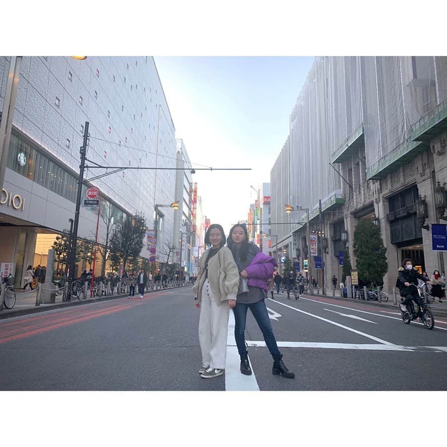 土井地恵理子さんのインスタグラム写真 - (土井地恵理子Instagram)「・ 久々に家族全員揃った！ 中学生にもなると みんな揃う日は貴重だな❤︎ ・ ・ #family #dayoff #twins #双子 #伊勢丹地下のアイスが好きです🍨」2月11日 21時53分 - ericodoiji