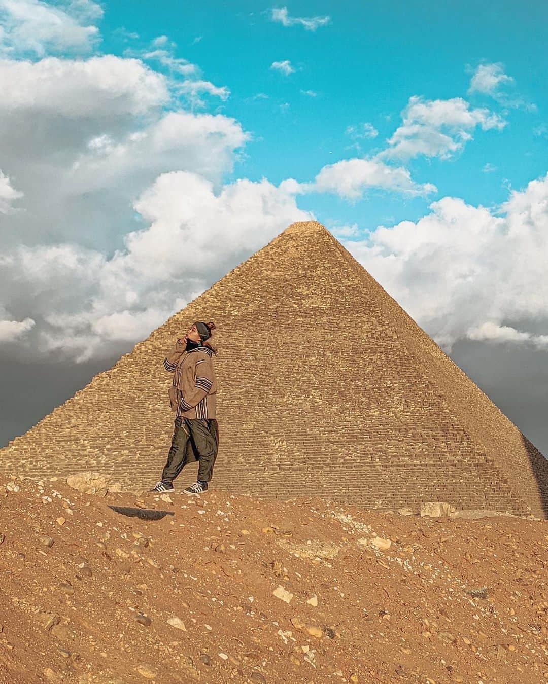 羽石杏奈さんのインスタグラム写真 - (羽石杏奈Instagram)「Feel something magical, and strong power🇪🇬🔥 . エジプトから帰ってきて1ヶ月、未だに引きずるくらいエジプトの凄さを感じてる。 間違いなく今年も旅したい場所🌟 photo in #egypt #giza #gizapyramids #エジプト #ピラミッド」2月11日 21時53分 - hawaiianna913