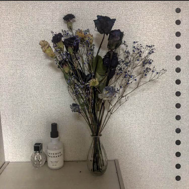 立仙愛理さんのインスタグラム写真 - (立仙愛理Instagram)「カフェイベの時にファンの方から 頂いた花束のドライフラワー完成💐 せっかく頂いたお花は、絶対 大事にしたいいいいい😭  #flowers #flower #dryflower #dryflowers」2月11日 22時03分 - _airissen