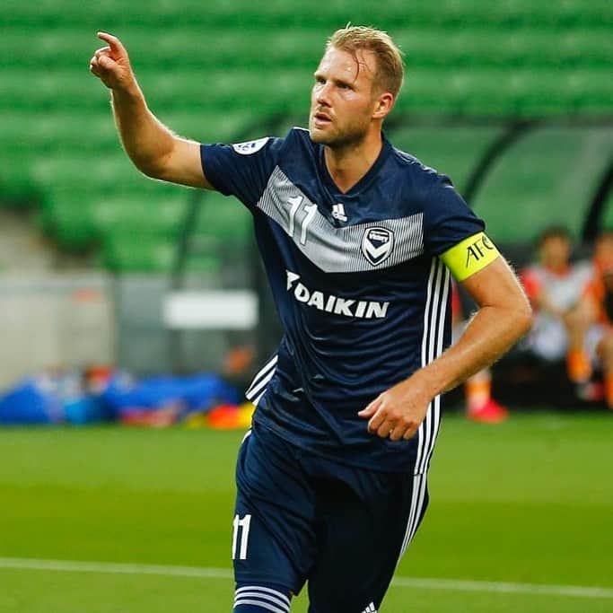 オラ・トイヴォネンのインスタグラム：「3 points in the bag Onto the next one in Korea. #acl2020  Leees go 🔵⚪️」