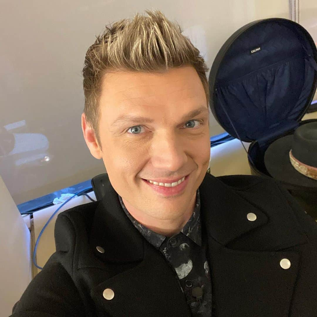 ニック・カーターさんのインスタグラム写真 - (ニック・カーターInstagram)「Get ready! We’re going live on @goodmorningamerica #dnaworldtour #bsbdna2020」2月11日 22時19分 - nickcarter