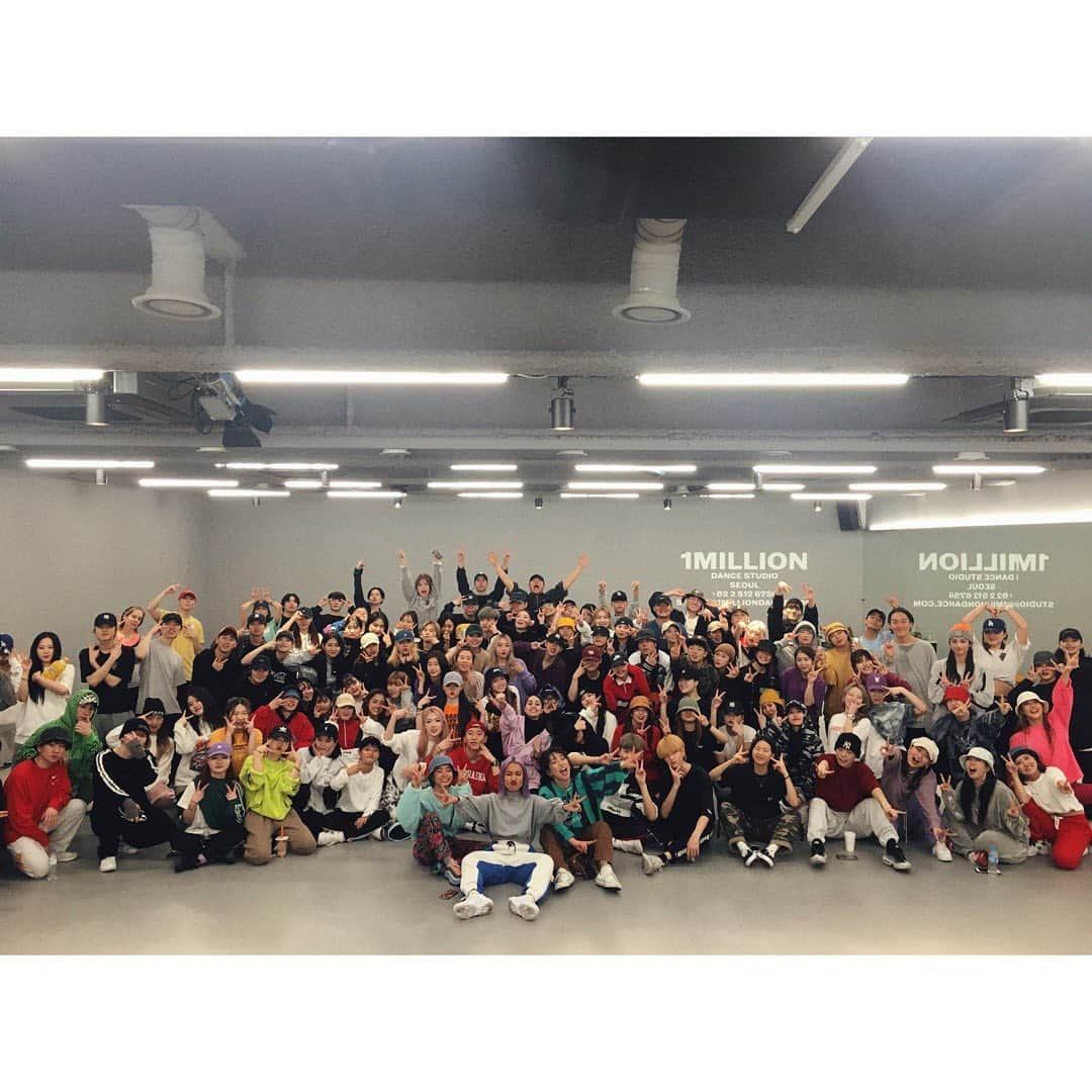 RIEHATAさんのインスタグラム写真 - (RIEHATAInstagram)「See you all soon🇰🇷🕺 Love you guys💜💛 @1milliondance 🏢」2月11日 22時42分 - riehata