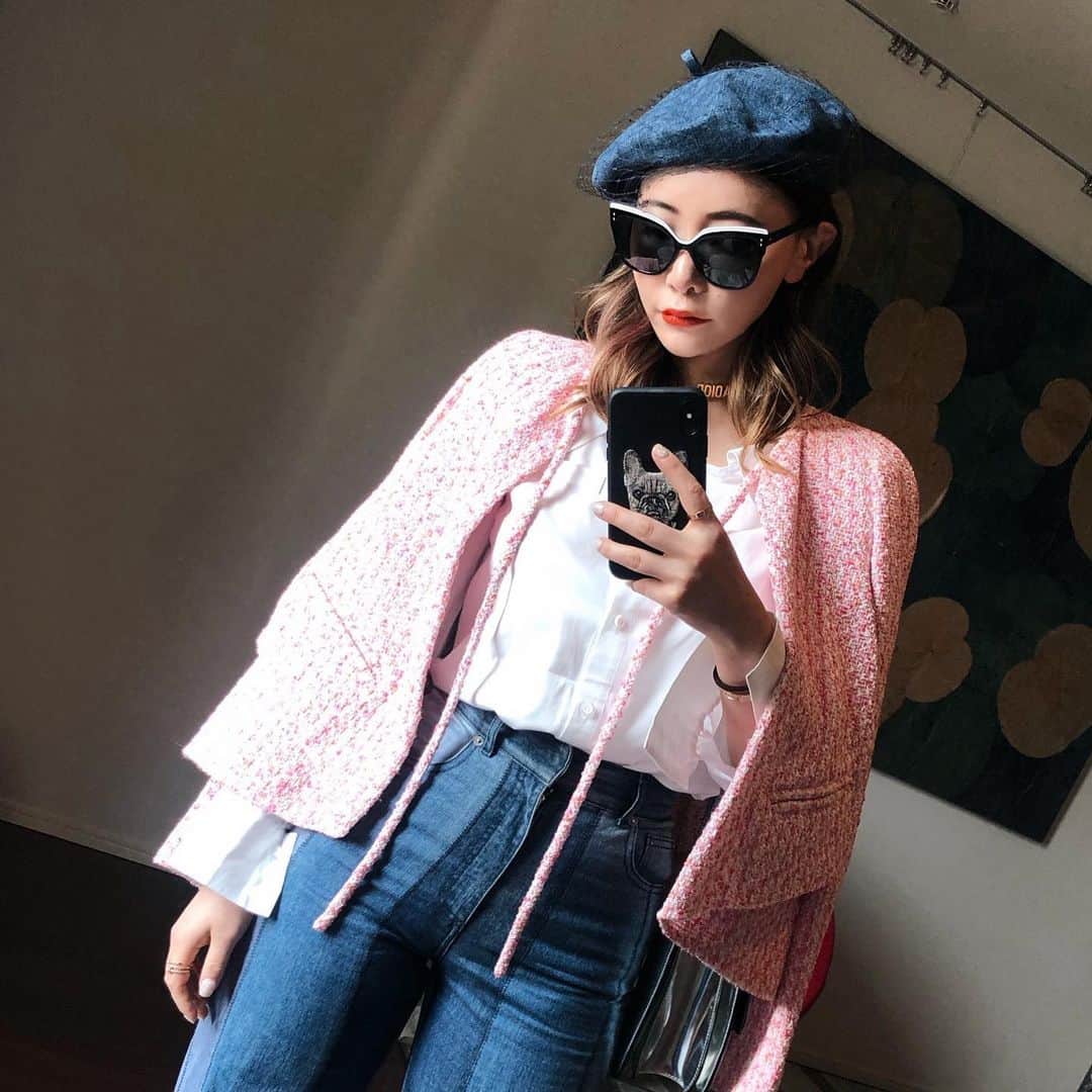 クリスティン・ウェイのインスタグラム：「Feel a little bit spring #ootd #fashionista #homefashion #chanel #dior #cwfashion #christinewei #クリスティンウェイ」
