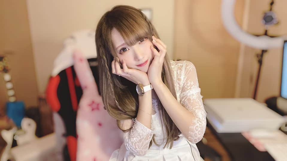 みったんさんのインスタグラム写真 - (みったんInstagram)「Today is my Birthday🎂♡ #youtuber #youtube #birthday #present #japan #japanese #japanesegirl #cosplay #dress #happybirthday #gucci #accessory #perfume #pyjamas #roomwear #chocolate #aromatherapy」2月11日 22時53分 - mittan222