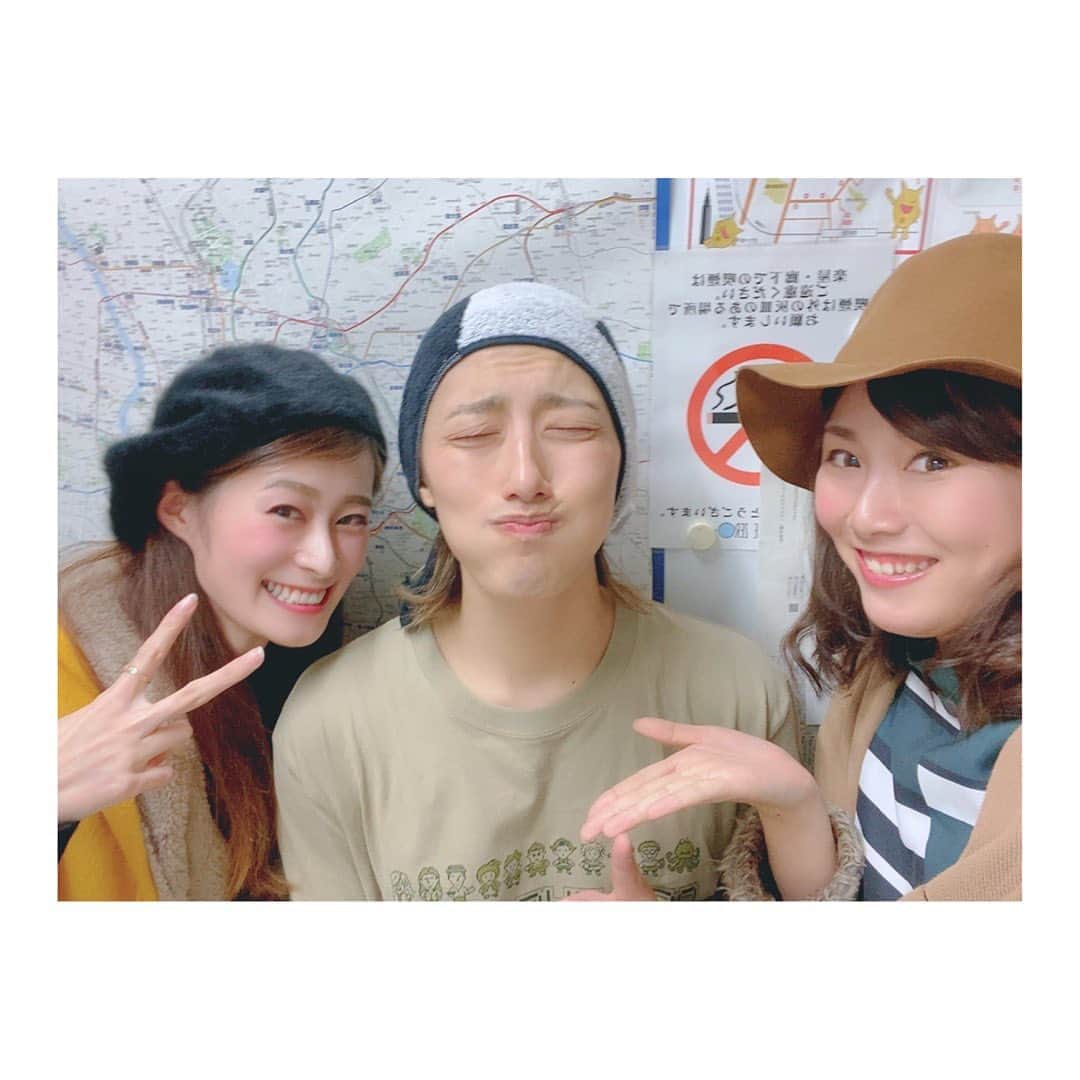 夢月せらのインスタグラム：「行ってきましたっ‼️ 私の元気の源✨うめぼーーーーーーーう‼️ 久々のフルメンバー✨梅棒メンバーだけでの公演。 はーーーーーぁ。最高だった... 第1回公演から追いかけ続けてる梅棒。 毎回、オープニングで梅棒が揃うと鳥肌でカッコよくて泣く←笑  勝手に神と崇めてるかずやさま。今回まさかのすぎてワタクシトキメキが止まりませんでした😂w  つるさんのあの役は最強に可愛かったし😍  梅さんのあの役.........笑  笑いあり涙ありのダンスダンスダンス💃本当に梅棒なんなんだーーーーー😂‼️もーだいすきっっっっ╰(⸝⸝⸝´꒳`⸝⸝⸝)╯❣ 今回も語彙力皆無な感想ですねん(ΦωΦ)フフフ…  ゆきちゃんに会えた時の私とみーちゃんの嬉しすぎたテンションの上がり方が凄かった笑  #梅棒」