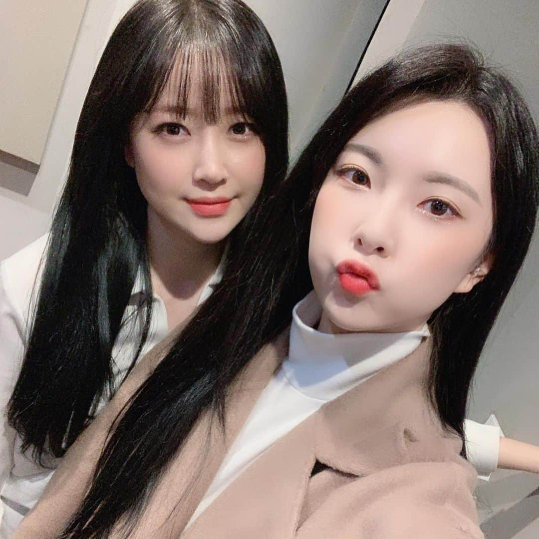 ヘミ さんのインスタグラム写真 - (ヘミ Instagram)「#6시퇴근 모야 왜케 신나 마지막에 나 거의 콘서트장 온 느낌이어써!!!! 오랜만의 투샷에 어색한 이금조와 지이인짜 오랜만에 만난 민재오빠 다들 너무 수고 많아따!」2月11日 23時25分 - pyopyohyemi