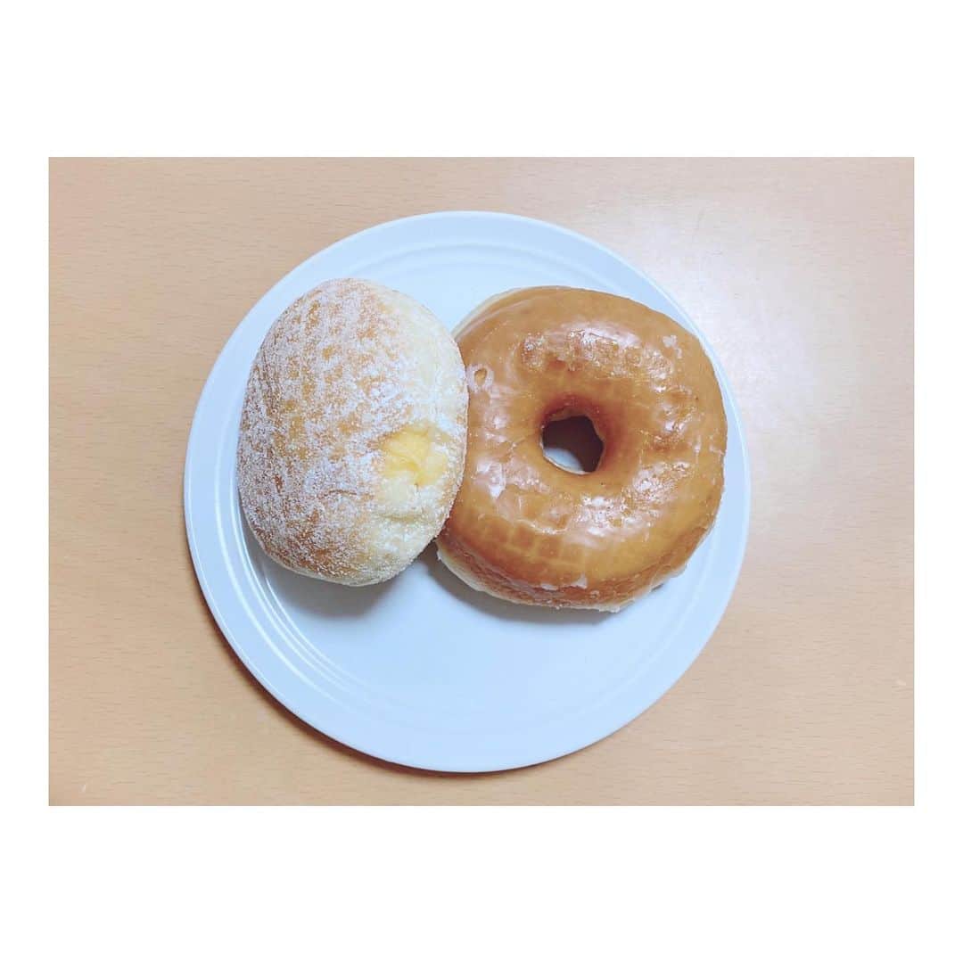 一木千洋のインスタグラム：「定期的に食べてくなるミスド。 チョコリング好きだけど売り切れでした！ カスタードクリームだいすき🤤  #ミスド #ミスタードーナツ #声優 #一木千洋」