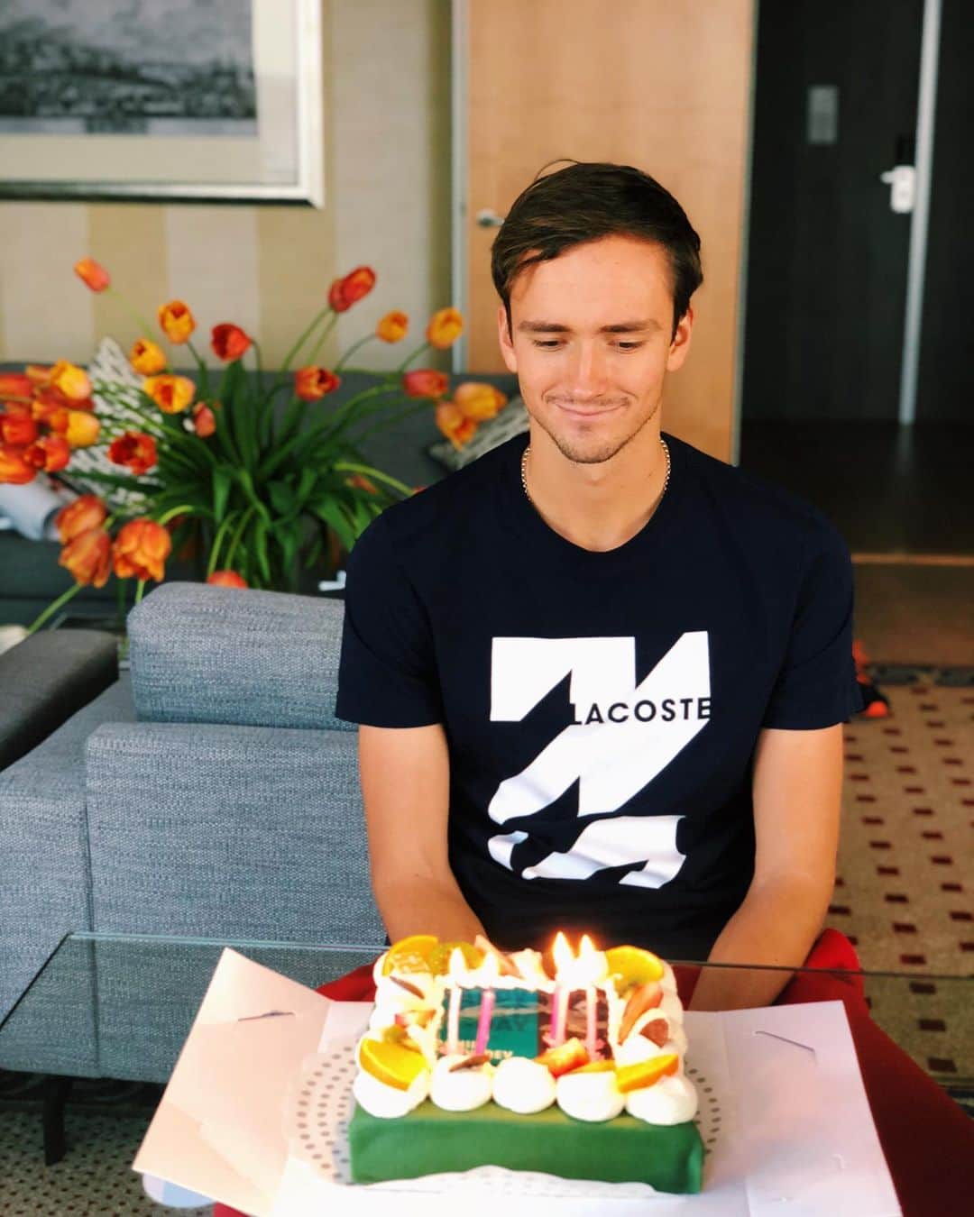 ダニール・メドベージェフのインスタグラム：「24 🎂」