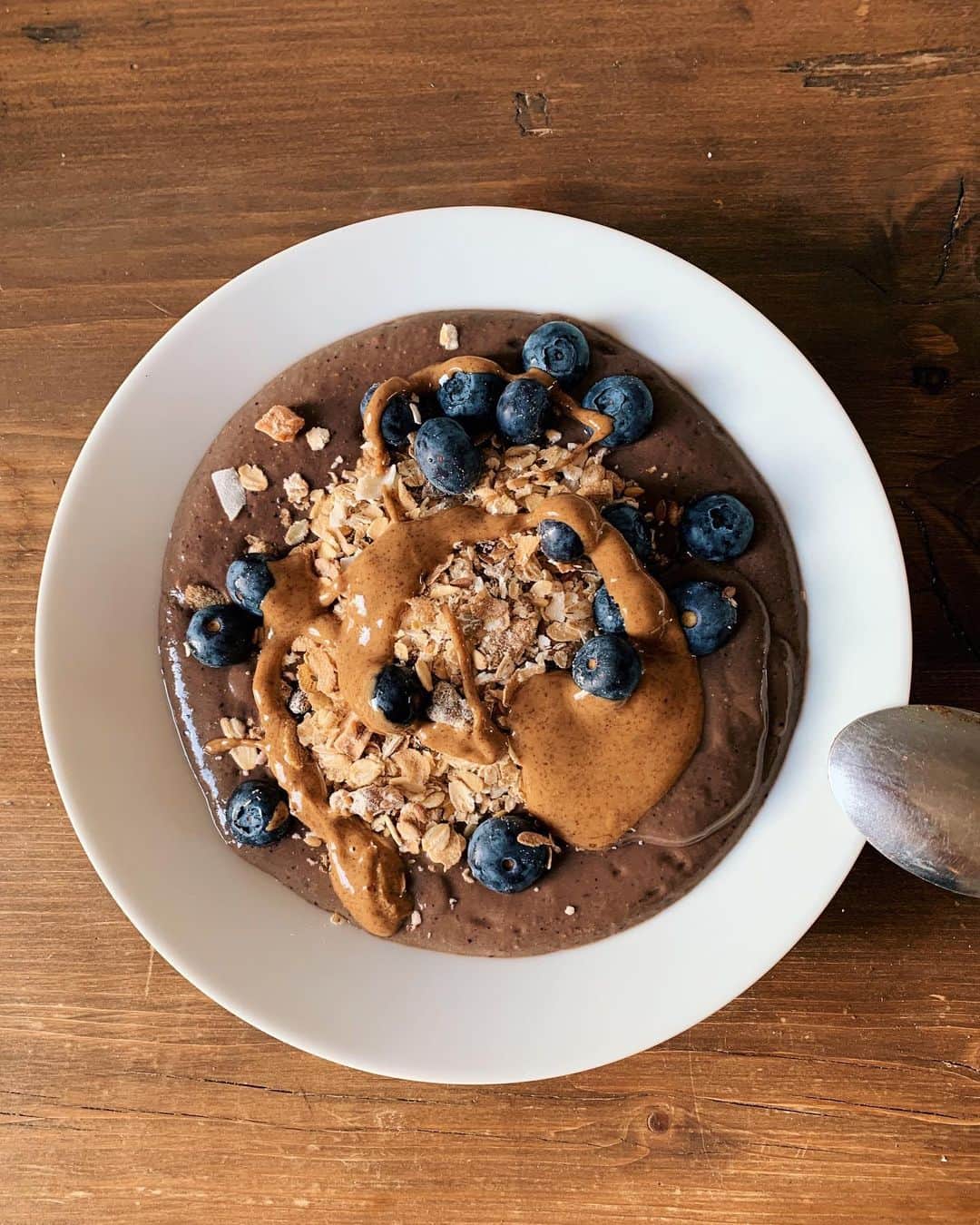 Amelia Zadroのインスタグラム：「No sponsor, just sharing my love for making yummy nourishing food and @pipandnut nut butters 🤤✨」