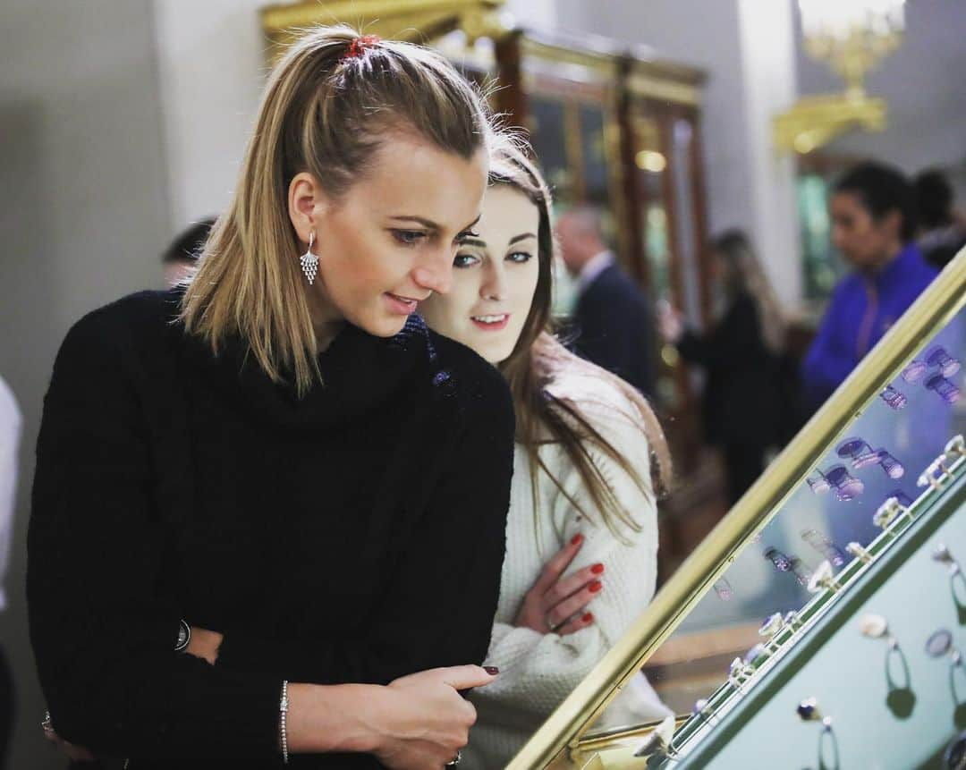 PetraKvitovaさんのインスタグラム写真 - (PetraKvitovaInstagram)「Today we got to visit the Diamond Room at the @hermitage_museum . If you know me a little, you know how much I loved looking at the beautiful jewellery 😍 @formula_tx」2月12日 1時49分 - petra.kvitova