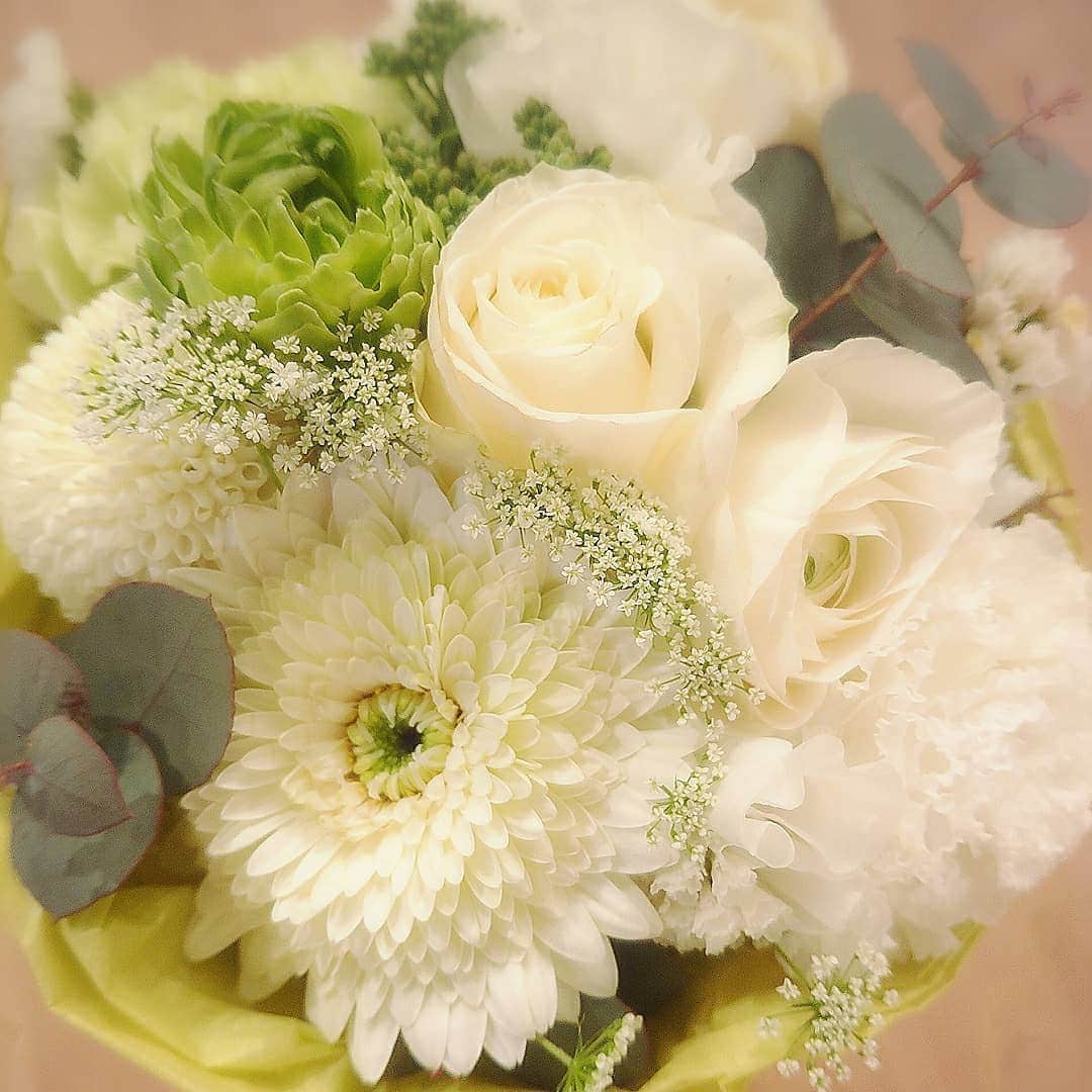 CHIKAさんのインスタグラム写真 - (CHIKAInstagram)「. ❁❁✼*✲*✻*❂ ❃ ❅ ❆ ❈ ❉ ❊ ❋ . ♡♡♡♡♡ . #Flower #Love」2月12日 1時51分 - chika72714