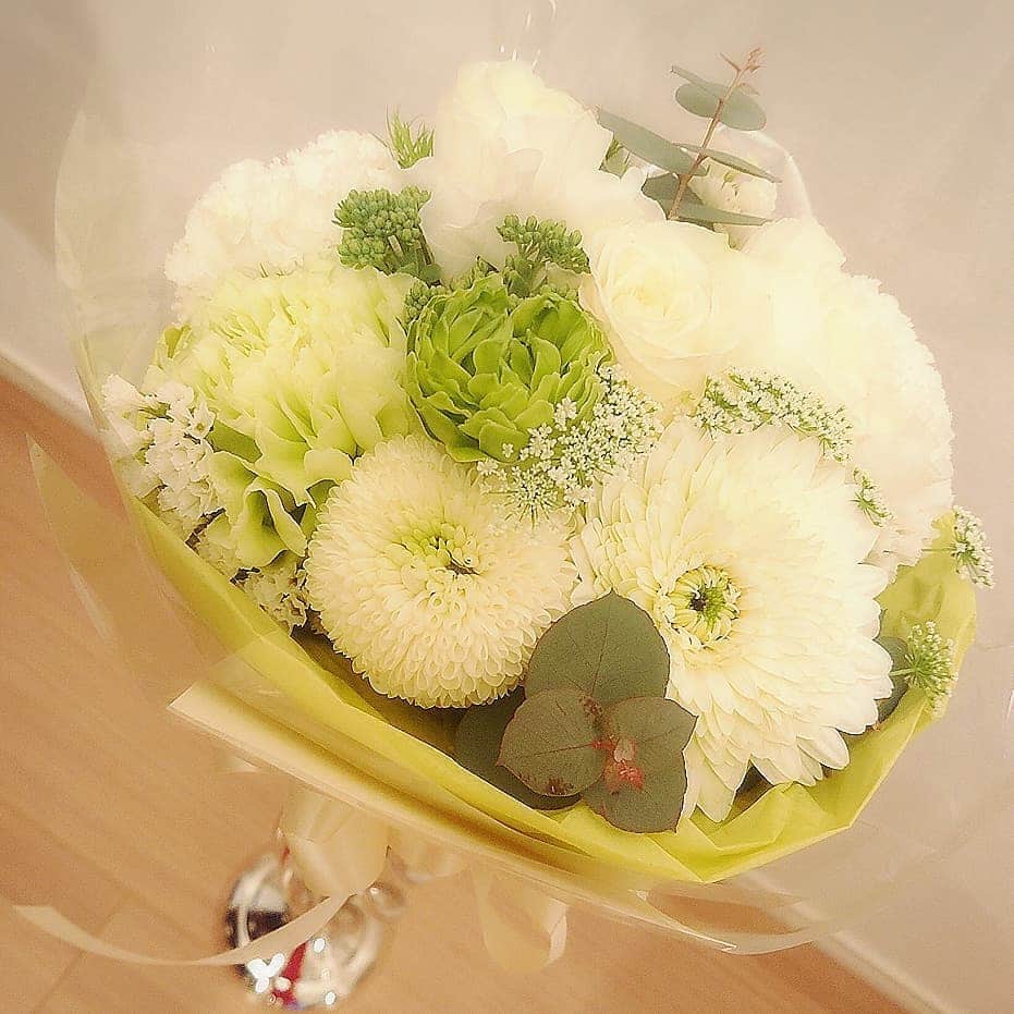 CHIKAさんのインスタグラム写真 - (CHIKAInstagram)「. ❁❁✼*✲*✻*❂ ❃ ❅ ❆ ❈ ❉ ❊ ❋ . ♡♡♡♡♡ . #Flower #Love」2月12日 1時51分 - chika72714