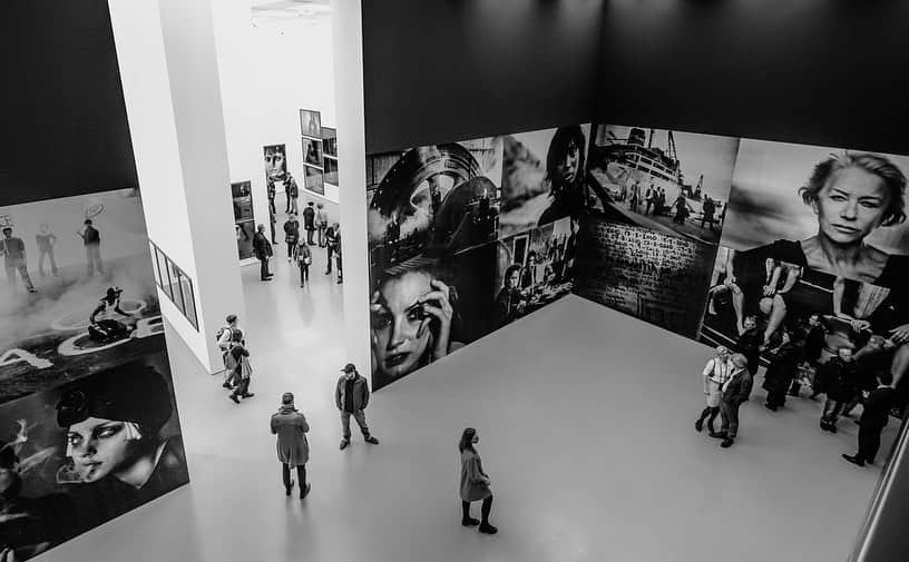 ピーター・リンドバーグさんのインスタグラム写真 - (ピーター・リンドバーグInstagram)「PETER LINDBERGH: UNTOLD STORIES Kunstpalast, Düsseldorf 5 February to 1 June 2020 - Photos by Anne Orthen - #LindberghUntoldStories #LindberghKunstpalast #LindberghExhibitions #LindberghStories #Kunstpalast #Duesseldorf #TASCHEN #mkghamburg #hessischeslandesmuseum #madremuseum」2月12日 2時05分 - therealpeterlindbergh