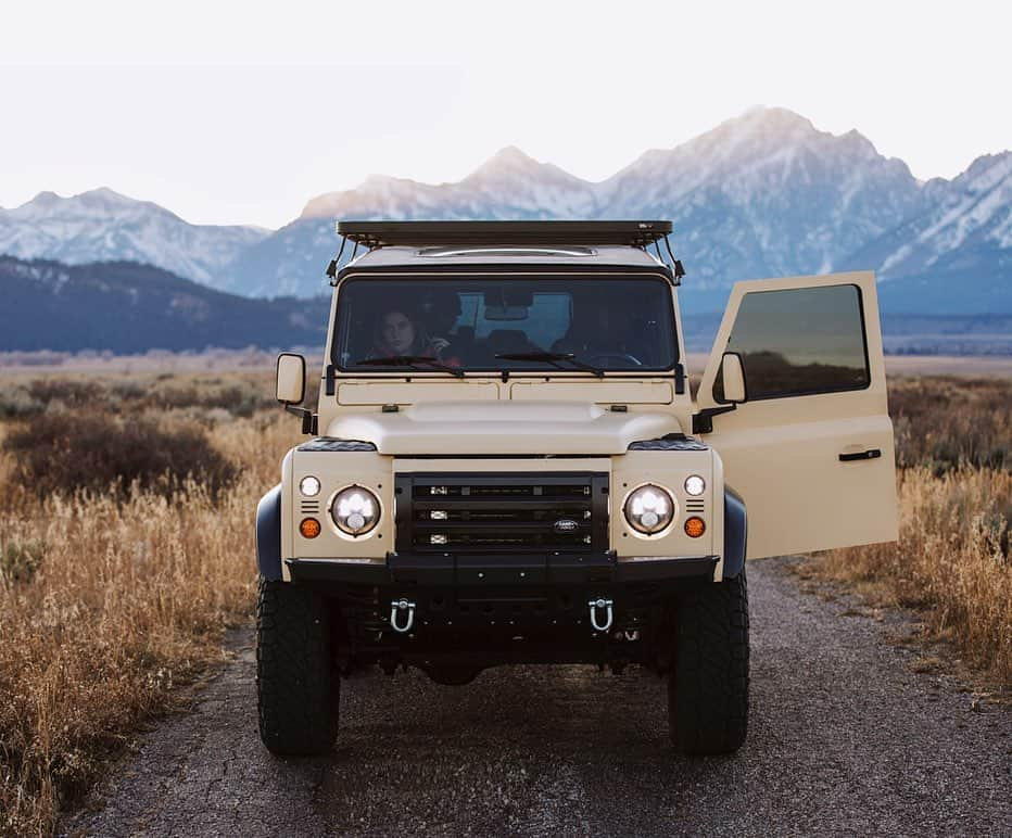 Alex Strohlさんのインスタグラム写真 - (Alex StrohlInstagram)「In case you missed it: Still giving away a Land Rover Defender with my friends @drivehimalaya @omaze to benefit @insidenatgeo. Last call to enter to win. Link in bio 🤝」2月12日 2時11分 - alexstrohl