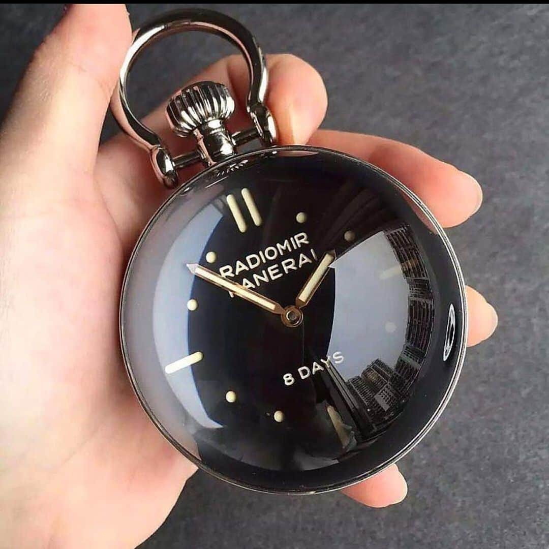 パネライのインスタグラム：「Anyone need a #Panerai SLC dial grenade?  Then head over and pick up the #PAM641 table clock 😂 pic by buddy @whatchs」