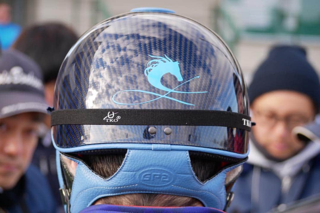 クリストフ・ルメールさんのインスタグラム写真 - (クリストフ・ルメールInstagram)「My new customed Blue Carbon Helmet made by GPA . Order made trough Horse Gear Tokyo #ルメール#GPA#horseriding#jra」2月12日 12時29分 - christophelemaire_officiel