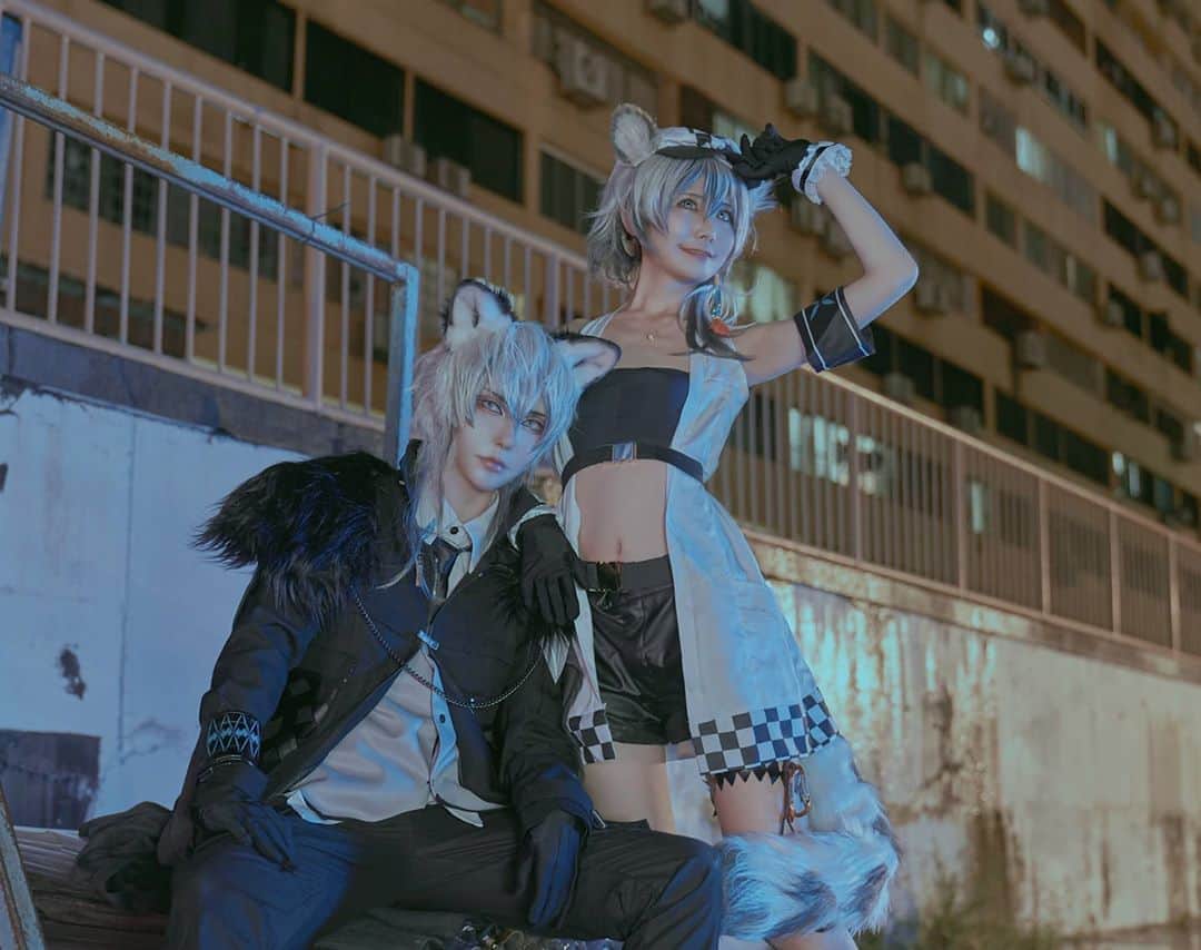 ひかりんのインスタグラム：「SilverAsh & Cliffheart Cliffheart | @___.kiera SilverAsh | @__hikarin Photo | @nik_yan_photography #silverash  #arknights  #cosplay」