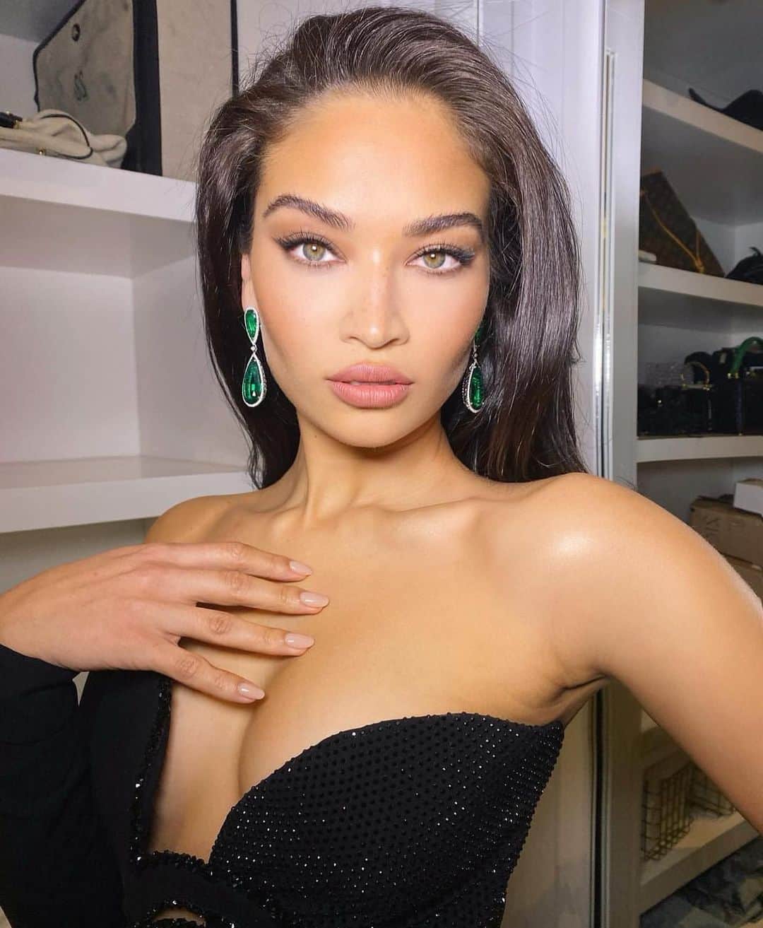 シャニーナ・シャイクのインスタグラム：「Birthday Girl 🎂⭐️!!! A night to remember ... love this look for @vanityfair thank you to the best glam team xx」