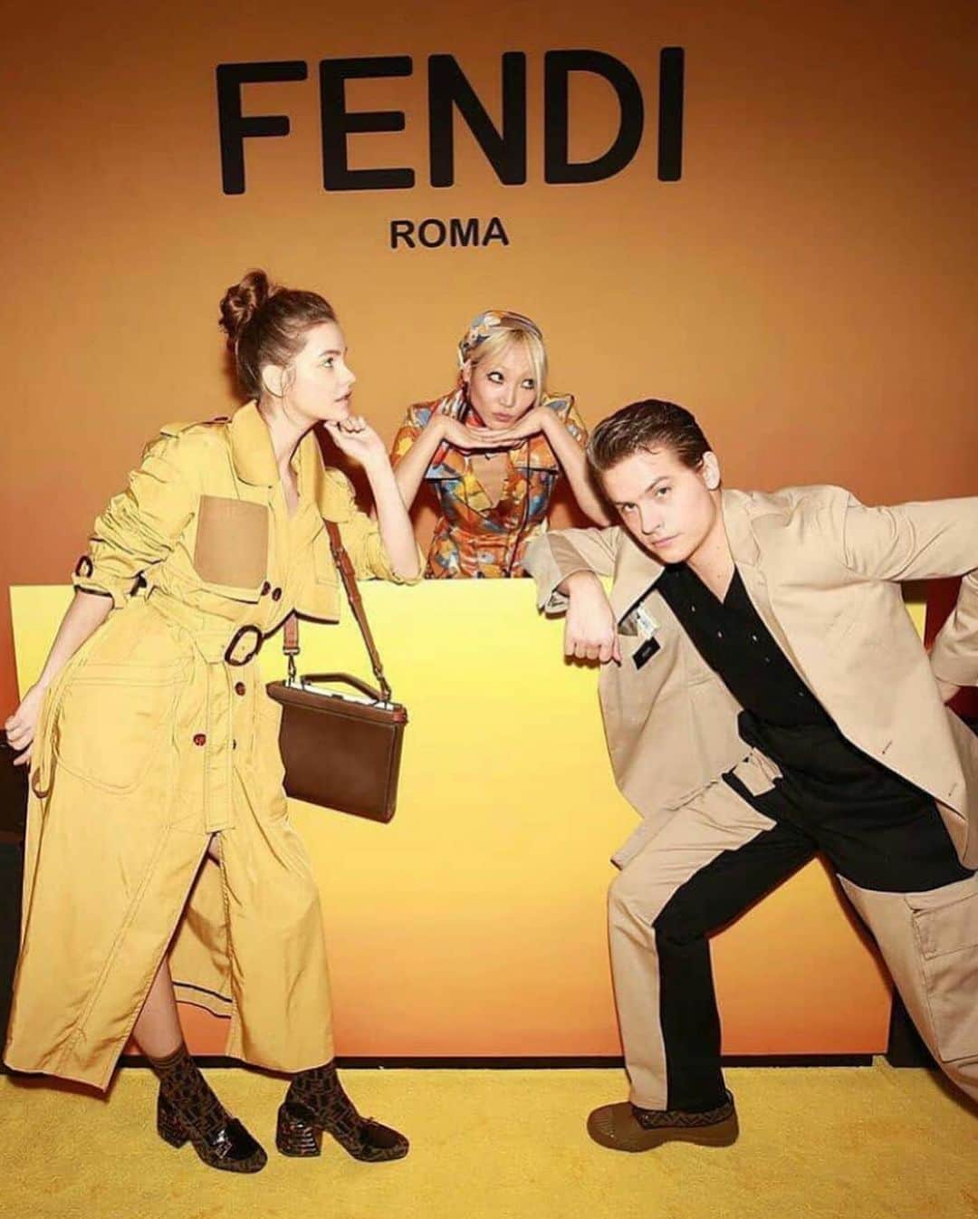 パク ・スジュさんのインスタグラム写真 - (パク ・スジュInstagram)「Hello, baby, New York City girl • disc jockeying @fendi @fisforfendi #fendisolardream with very lovely surprise guests ;)」2月12日 6時52分 - soojoo