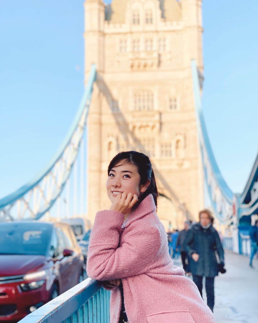 逢月あかりさんのインスタグラム写真 - (逢月あかりInstagram)「タワーブリッジ🌉 . 意外と晴れの日が続いてくれてありがたいです☀️😆 . . 水色の橋がかわいい✨ . #タワーブリッジ #towerbridge #london」2月12日 7時21分 - akari.ouzuki