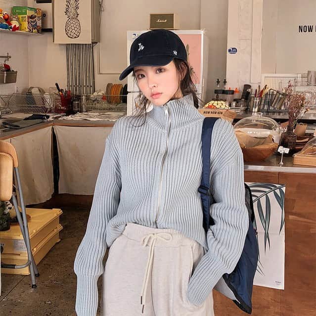Chuuのインスタグラム：「𝙂𝙤𝙤𝙙 𝙢𝙤𝙧𝙣𝙞𝙣𝙜!🖤」