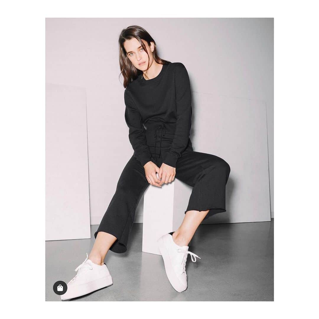 ケイト・ハリソンのインスタグラム：「New 🔲 @carbon38」