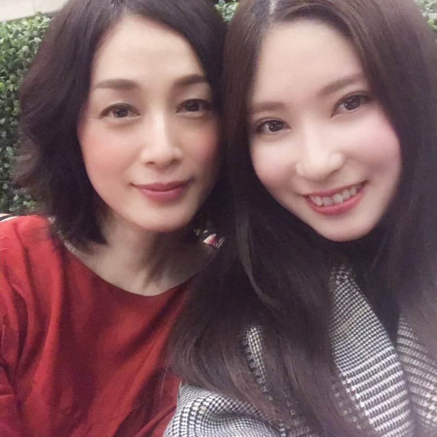 竹中友紀子のインスタグラム：「#ジオット  名古屋にて事務所の新年会♪ 懐かしいお顔から初めましてまで様々ですが、またここからがんばろうと再確認できる場所。 しっかり充電して東京に戻ります。」