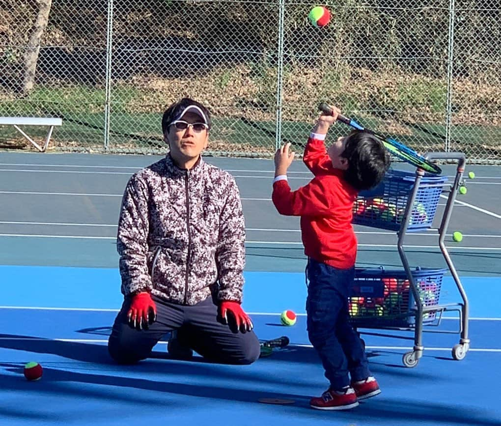 杉山愛さんのインスタグラム写真 - (杉山愛Instagram)「火曜日は🎾パームの日🎾 昨日から新しい試みで✨以前からトライしてみたいと思っていたジュニア達のトレーニング🏋️‍♂️ 最初のセッションは姿勢とパワーポジション👍 ここがきちんとしていないと何も始まらないですからね😊 怪我をしない身体&自分の可能性を最大限発揮できる身体の動きを手に入れたいね✨ みんなの意識が少しでも高まればいいなっ🤗」2月12日 9時31分 - aisugiyamaofficial