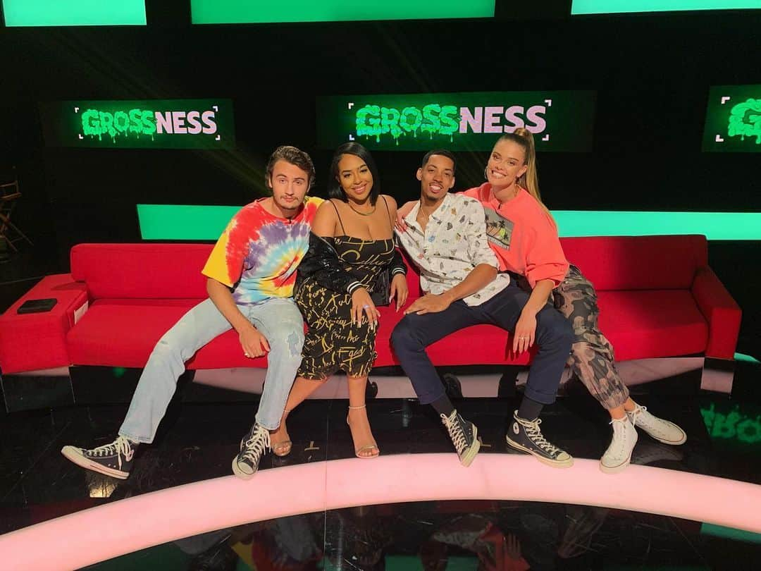 ニーナ・アグダルさんのインスタグラム写真 - (ニーナ・アグダルInstagram)「... who can handle another one?! 🙋‍♀️ #mtvgrossness on TONIGHT right after a brand spanking new episode of @ridiculousness @mtv 10.30 pm EST, 10/9c 😬💚」2月12日 9時36分 - ninaagdal