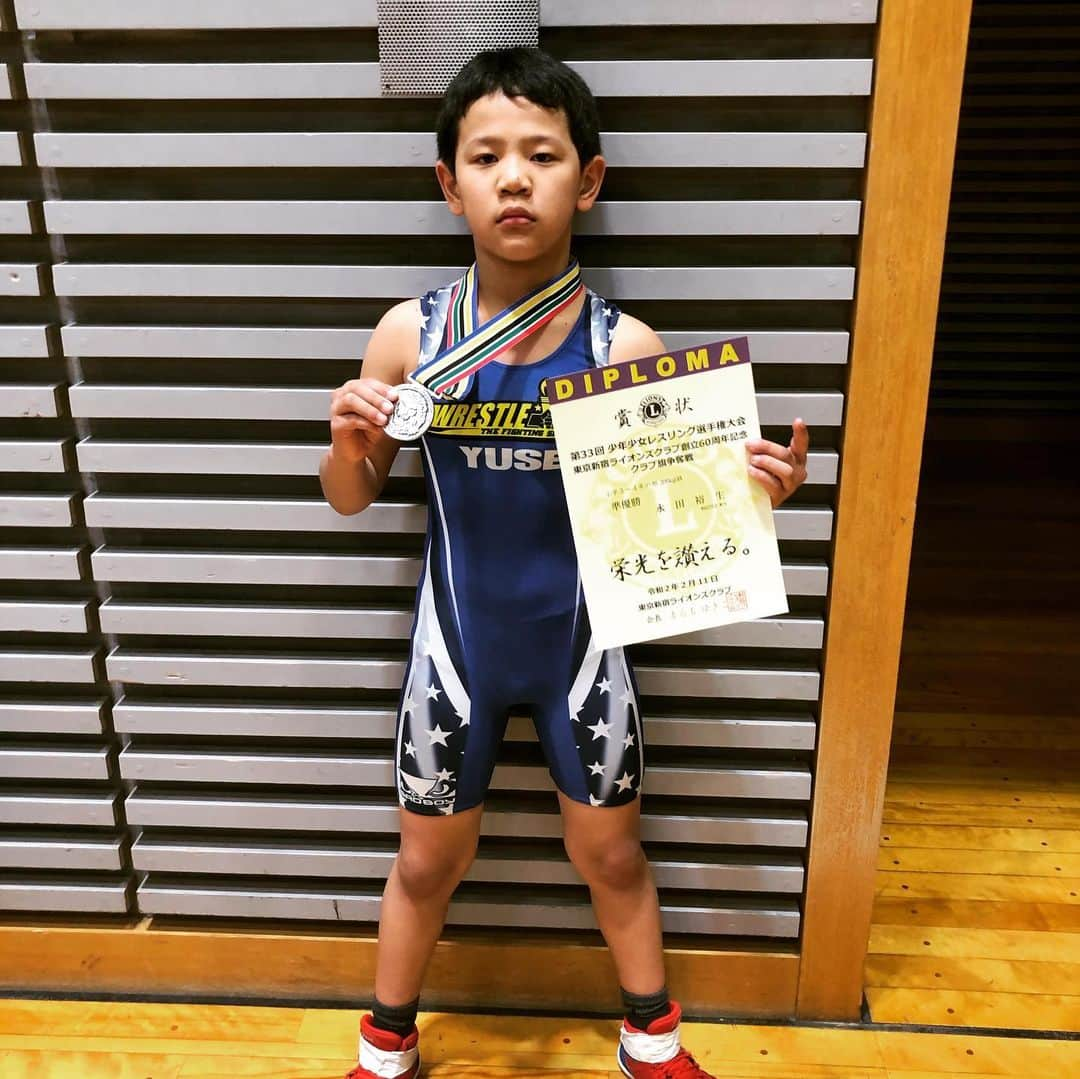 永田裕志さんのインスタグラム写真 - (永田裕志Instagram)「昨日の新宿ライオンズ杯小学生3〜4年生の部38キロ級にて息子は準優勝でした。 またﾚｯｽﾙｳｨﾝは団体優勝三連覇しました。 おめでとうございました‼️ 息子は確実に強くはなってきてますが、優勝にはまだ手が届きませんでした。 本人はもっともっと強くなりたいとのことなので、私もこれから更に出来るだけサポートしようと思います。 #永田裕志 #永田裕生 #レスリング」2月12日 9時51分 - yuji_nagata