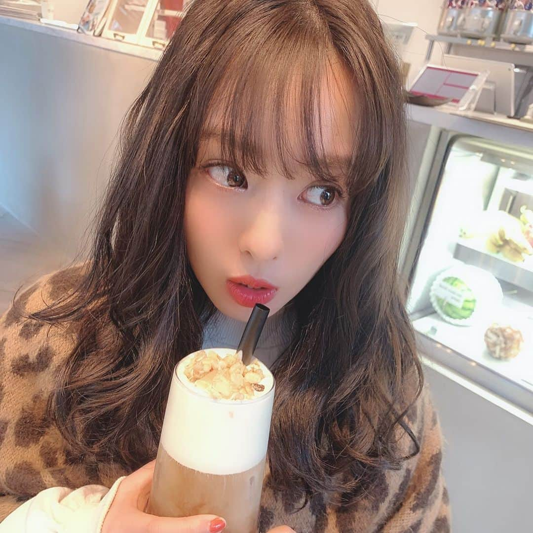 山田菜々さんのインスタグラム写真 - (山田菜々Instagram)「れいにゃんのおすすめチーズティー🥤 初チーズティーでした🤭 藤江さんといると女子力上がりそう☺︎ 美味しかった☺️♡」2月12日 10時09分 - tannana.yamada