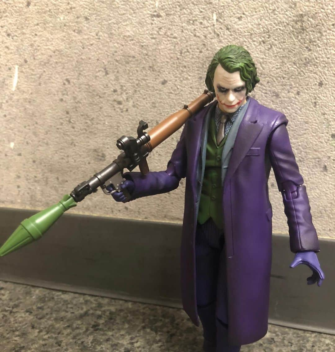 MEDICOM TOYさんのインスタグラム写真 - (MEDICOM TOYInstagram)「🤡🧨🃏 BATMAN BEGINS, THE DARK KNIGHT, THE DARK KNIGHT RISES and all related characters and elements © & TM DC Comics and Warner Bros. Entertainment Inc. (s20)  #ジョーカー #ダークナイト#バットマン #メディコムトイ #joker #thejoker #thedarkknight #darkknight #batman #mafex #medicomtoy」2月12日 10時21分 - medicom_toy