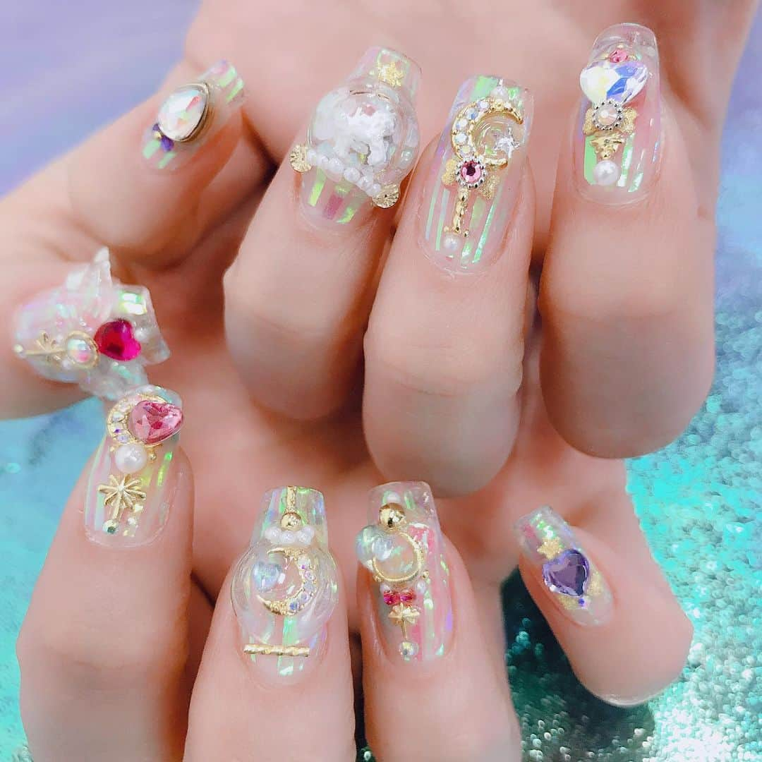 なかやまちえこさんのインスタグラム写真 - (なかやまちえこInstagram)「✨魔法少女ネイル🌙✨⠀ NAIL VENUSの中のページでhow toしているネイルはこちらです💁‍♀️⠀ 上松さんハンドモデルしてくれてありがと😘😘😘 #nail #nails #nailart #ネイル #美甲 #ネイルアート  #clou #nagel #ongle #ongles #unghia #japanesenailart #manucure #네일 #젤네일 #네일아트 #네일리스트 #japanesenails #manicurist #gelnails #أظافر #魔法少女 #魔法少女ネイル」2月12日 22時21分 - chiekonakayama