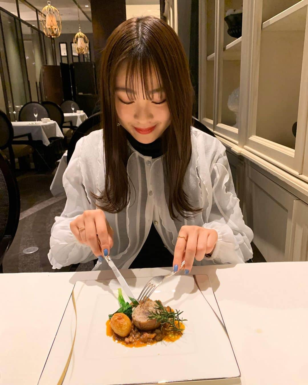 moca さんのインスタグラム写真 - (moca Instagram)「18歳最後の夜🍽 #パパとママありがとう❤︎ #lol #avex #moca #エルオーエル」2月12日 21時00分 - moca_lol