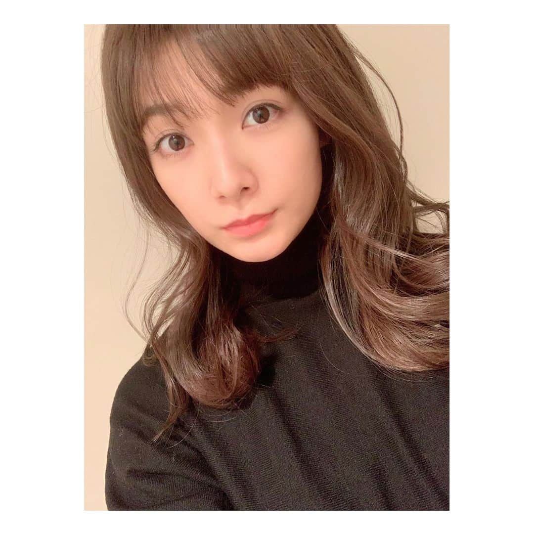 外岡えりかさんのインスタグラム写真 - (外岡えりかInstagram)「. 本番に向けて美容院に行ってきました💇‍♀️✨ @lovest_oto さんいつもありがとうございます❣️ いよいよ明後日から始まります…！ ドキドキ。 劇場でお待ちしております😊  #モンステ #モンスターライブ #モンスターライフ」2月12日 21時00分 - erica_tonooka