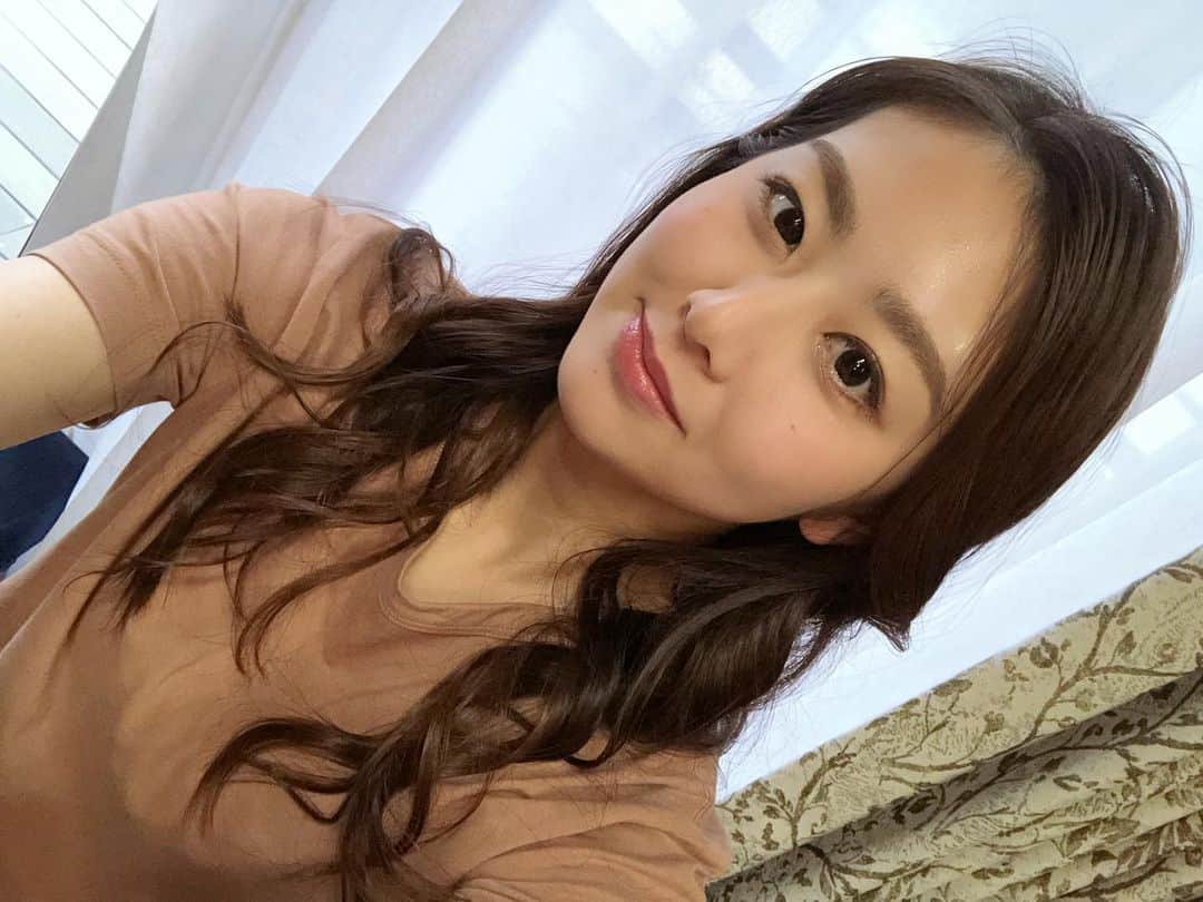 古城優奈さんのインスタグラム写真 - (古城優奈Instagram)「‪千葉県でロケ撮影でした❤️‬ ‪撮影終わりにヘアメイクのきのこさん‬ ‪モデルの岡野翔也くんと📸‬ ‪楽しかった〜〜🙌 #千葉県　#ロケ撮影  #ヘアメイク　#モデル　#ヘアアレンジ　#夏」2月12日 21時17分 - yuna_kojyo