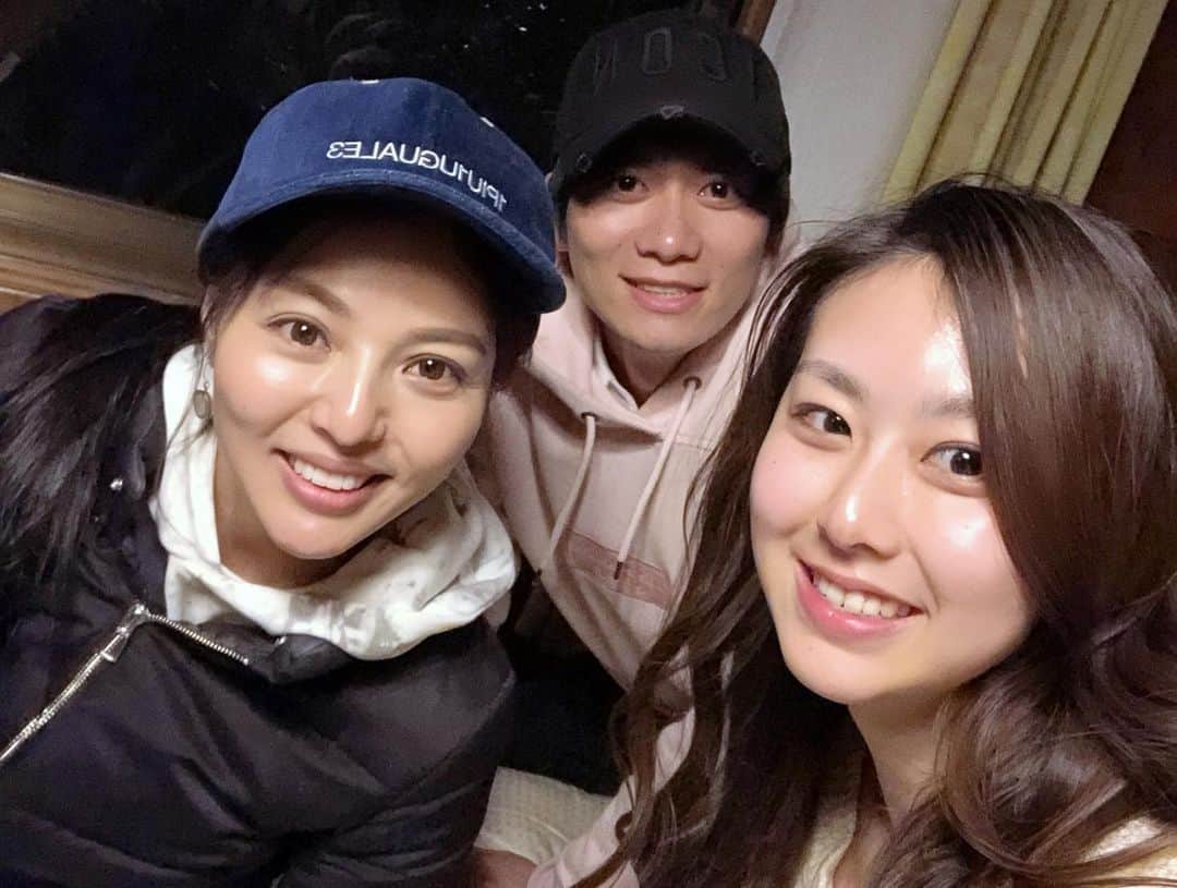 古城優奈さんのインスタグラム写真 - (古城優奈Instagram)「‪千葉県でロケ撮影でした❤️‬ ‪撮影終わりにヘアメイクのきのこさん‬ ‪モデルの岡野翔也くんと📸‬ ‪楽しかった〜〜🙌 #千葉県　#ロケ撮影  #ヘアメイク　#モデル　#ヘアアレンジ　#夏」2月12日 21時17分 - yuna_kojyo