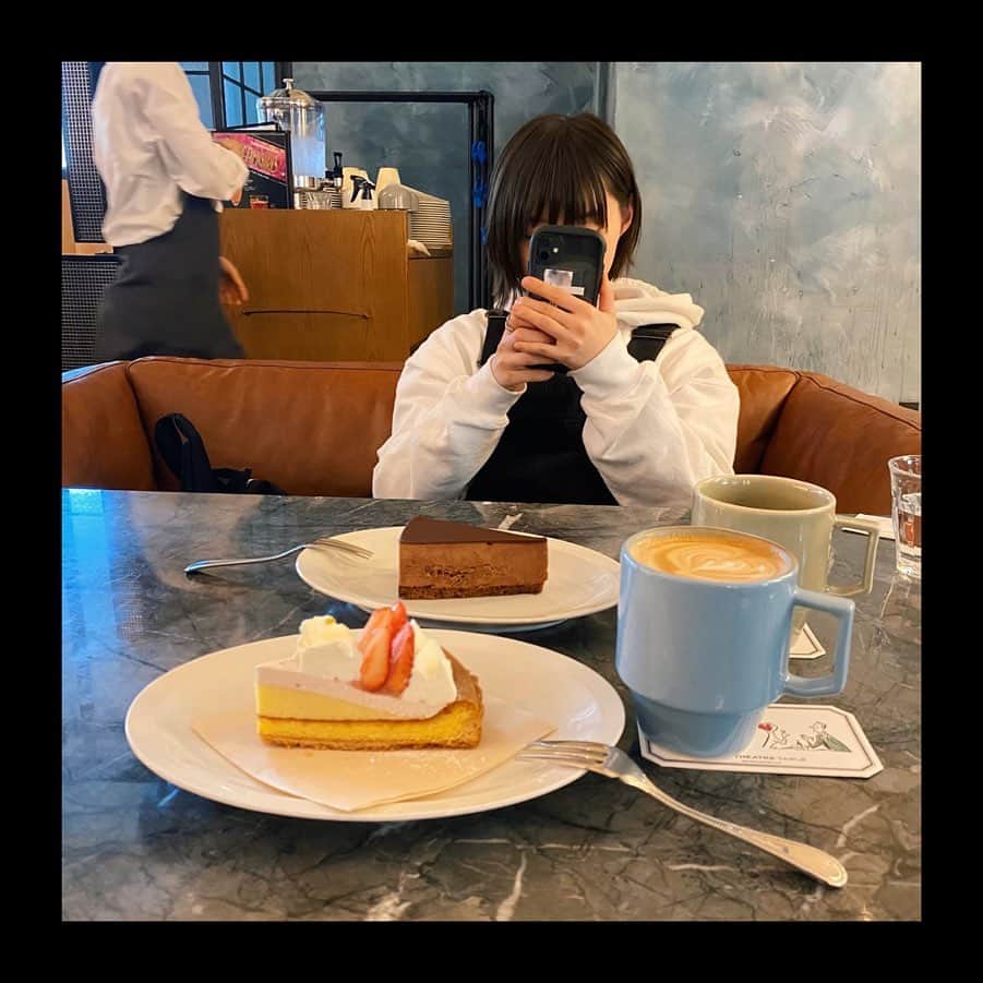 太田夢莉さんのインスタグラム写真 - (太田夢莉Instagram)「  オレンジピールが入ったお洒落な #チョコケーキ でした。🤤🍫🍰🍊 コーヒー×ケーキ至福すぎますね。☕️  あーーー #ケーキ食べたい いいいいい 無性にケーキが食べたくなる時ありませんか？ これなんなんでしょう。   #🍫 #🍰 #🍊」2月12日 21時23分 - yustagram12