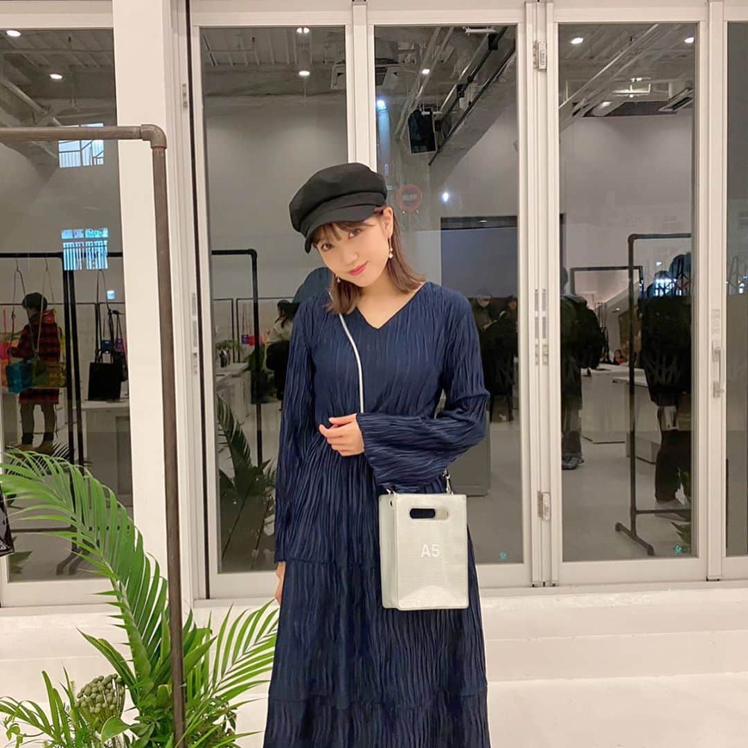 加藤玲奈のインスタグラム：「今日は @nanananaofficial の展示会に行ってきました😊✨ カラフルなデザインたくさんで全部可愛すぎた🥺 ワンピースは　@randeboo_official の💓 #nananana  #nanananaofficial」