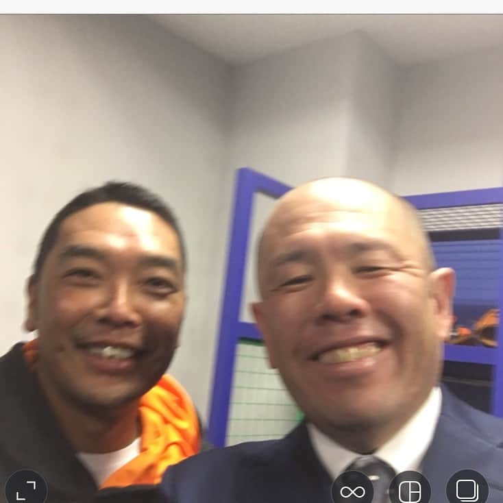 小田幸平のインスタグラム：「阿部慎之助2軍監督にあって来ました❗️#読売ジャイアンツ#2軍監督#宮崎キャンプ#愛媛マンダリンパイレーツ#中日ドラゴンズ#読売ジャイアンツ」