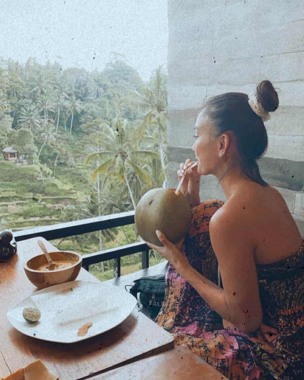 アグネス・モニカさんのインスタグラム写真 - (アグネス・モニカInstagram)「Missing Bali ❤️❤️❤️ will be back soon. . . #AGNEZMO btw, whos coming to see me and my girl Dinah on this tour??? 😎😎」2月12日 21時36分 - agnezmo