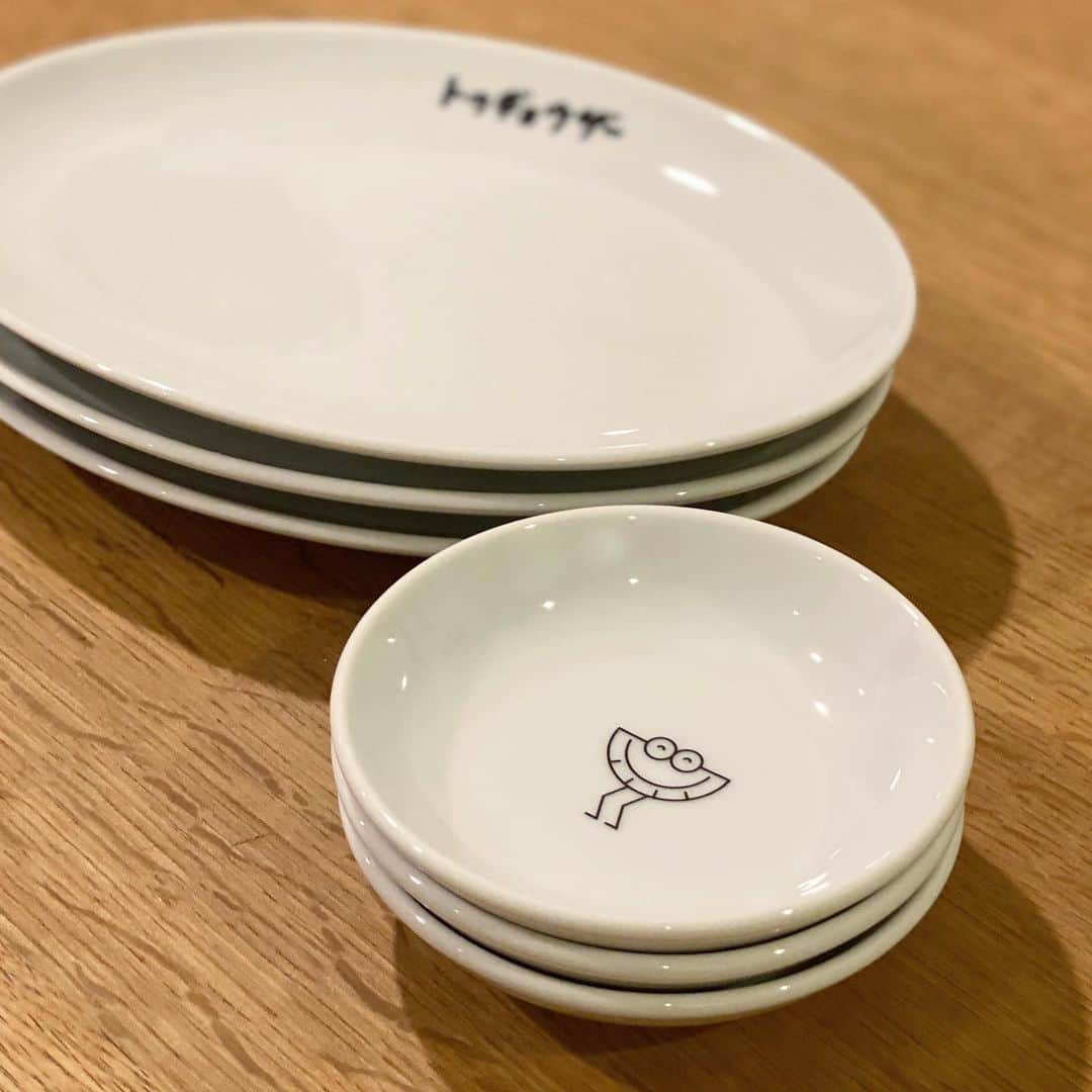 服部円のインスタグラム：「@togyother のお皿が届いた〜🥟🥟🥟 楽しいことを思いついてどんどん形にしていく人たち大好き🙌🏻😸 #服部台所」