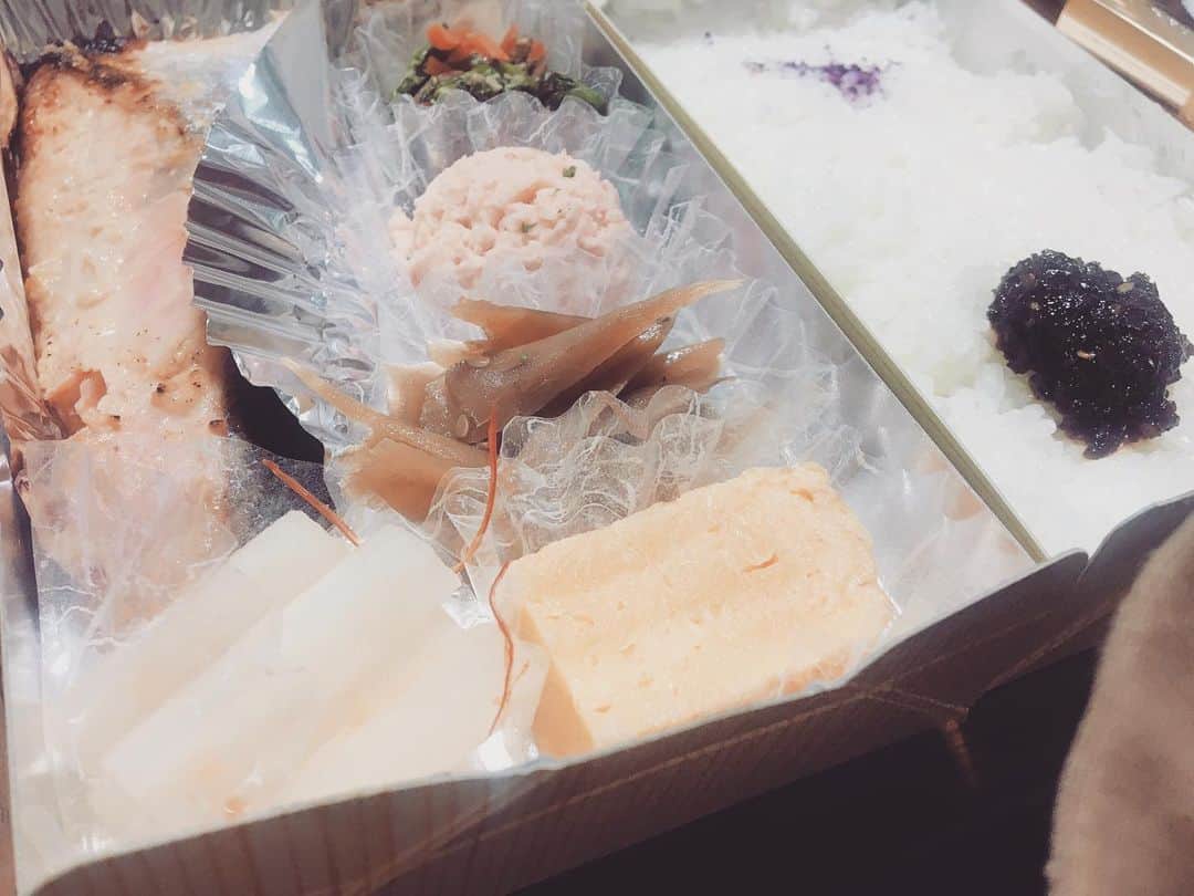 塚田詩織のインスタグラム：「#現場ごはん」
