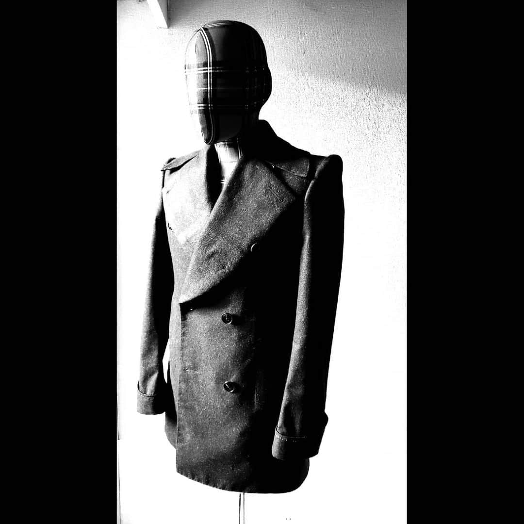信國太志のインスタグラム：「#lodencloth  #peacoat .」